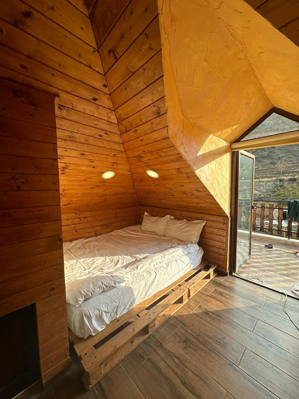 Rokwood faraya