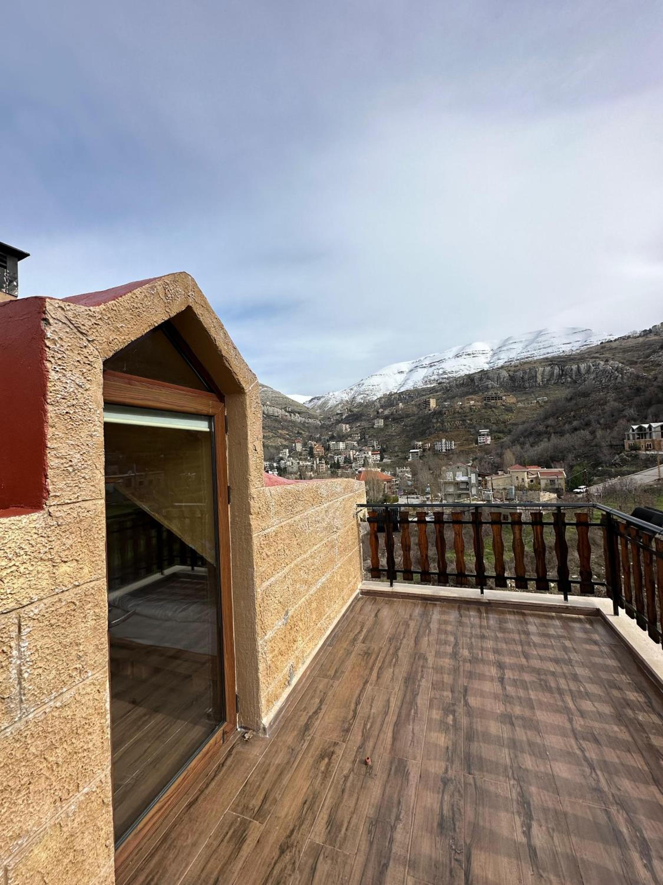 Rokwood faraya