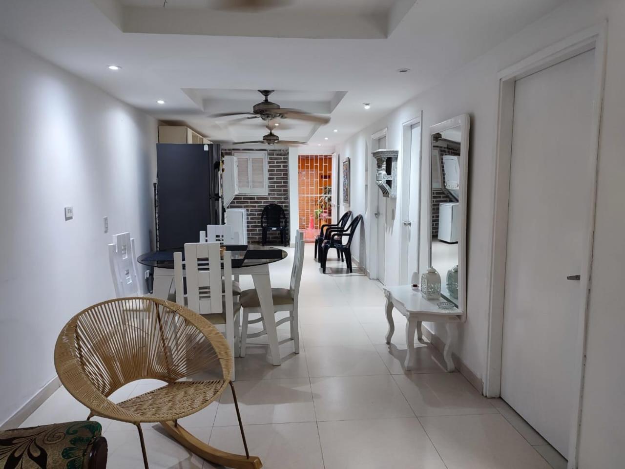 Cozy Apto with AC and Washer inside the Walls
