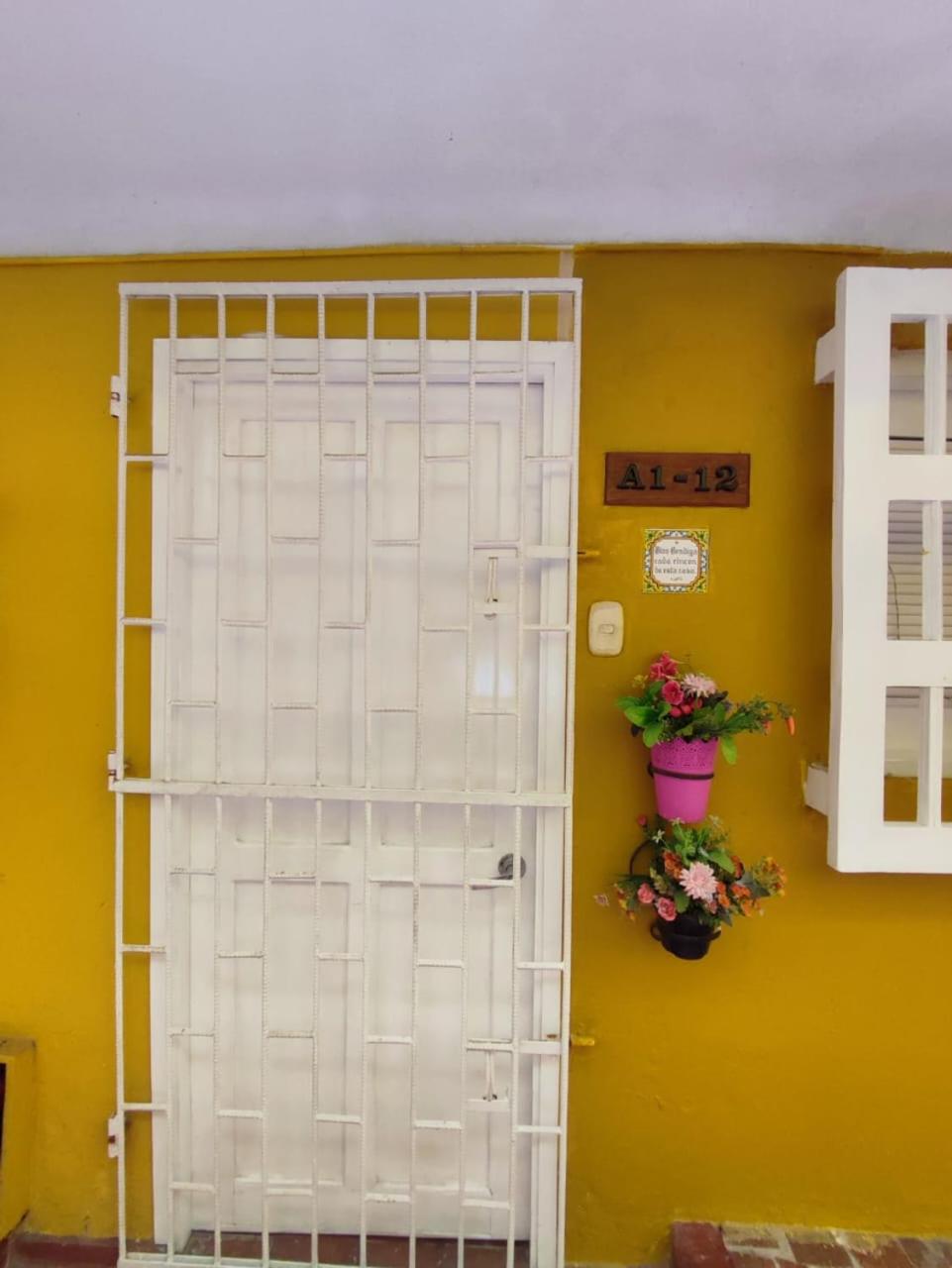 Cozy Apto with AC and Washer inside the Walls