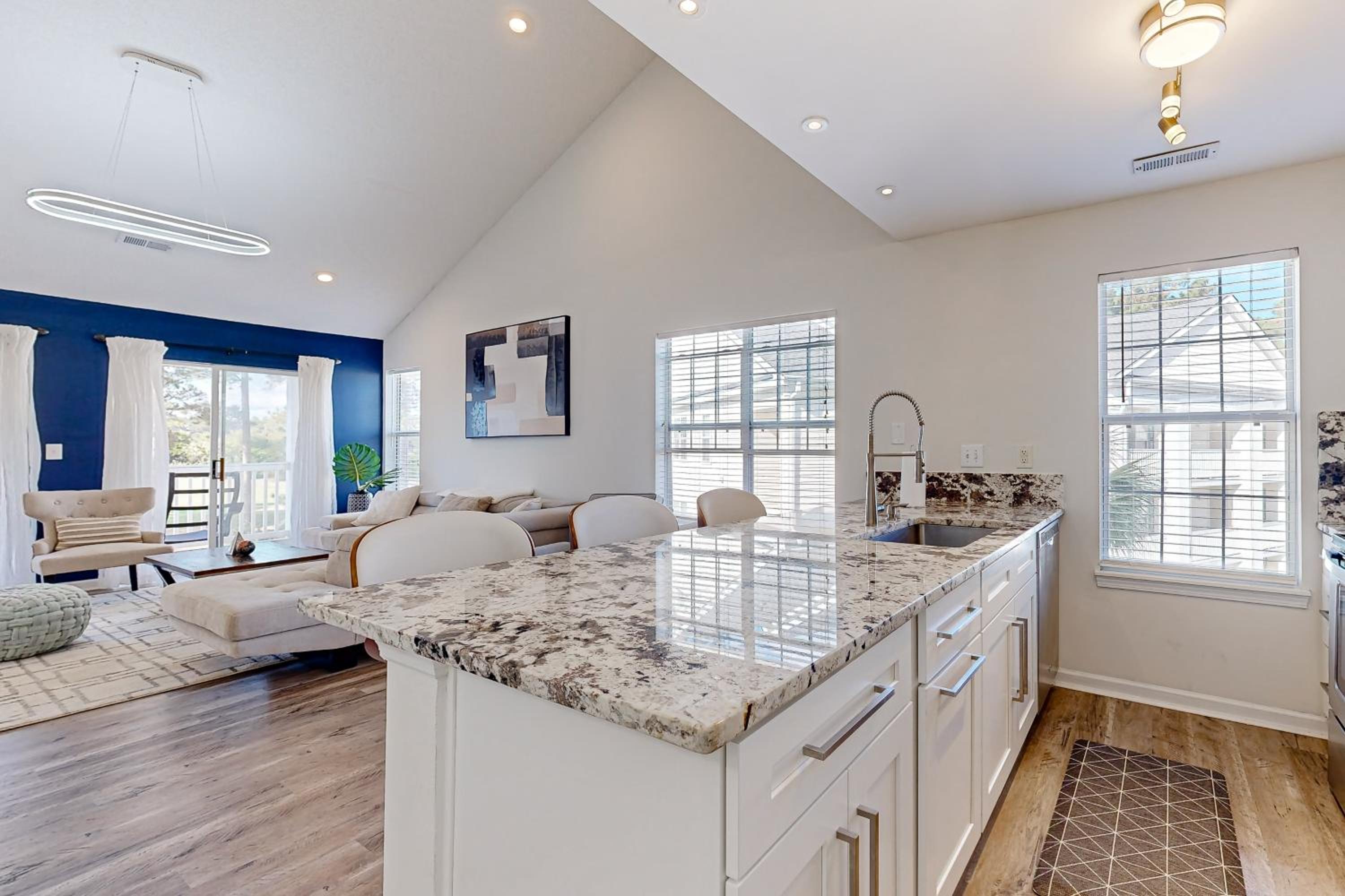 Golf Course Views and Pool Myrtle Beach Retreat