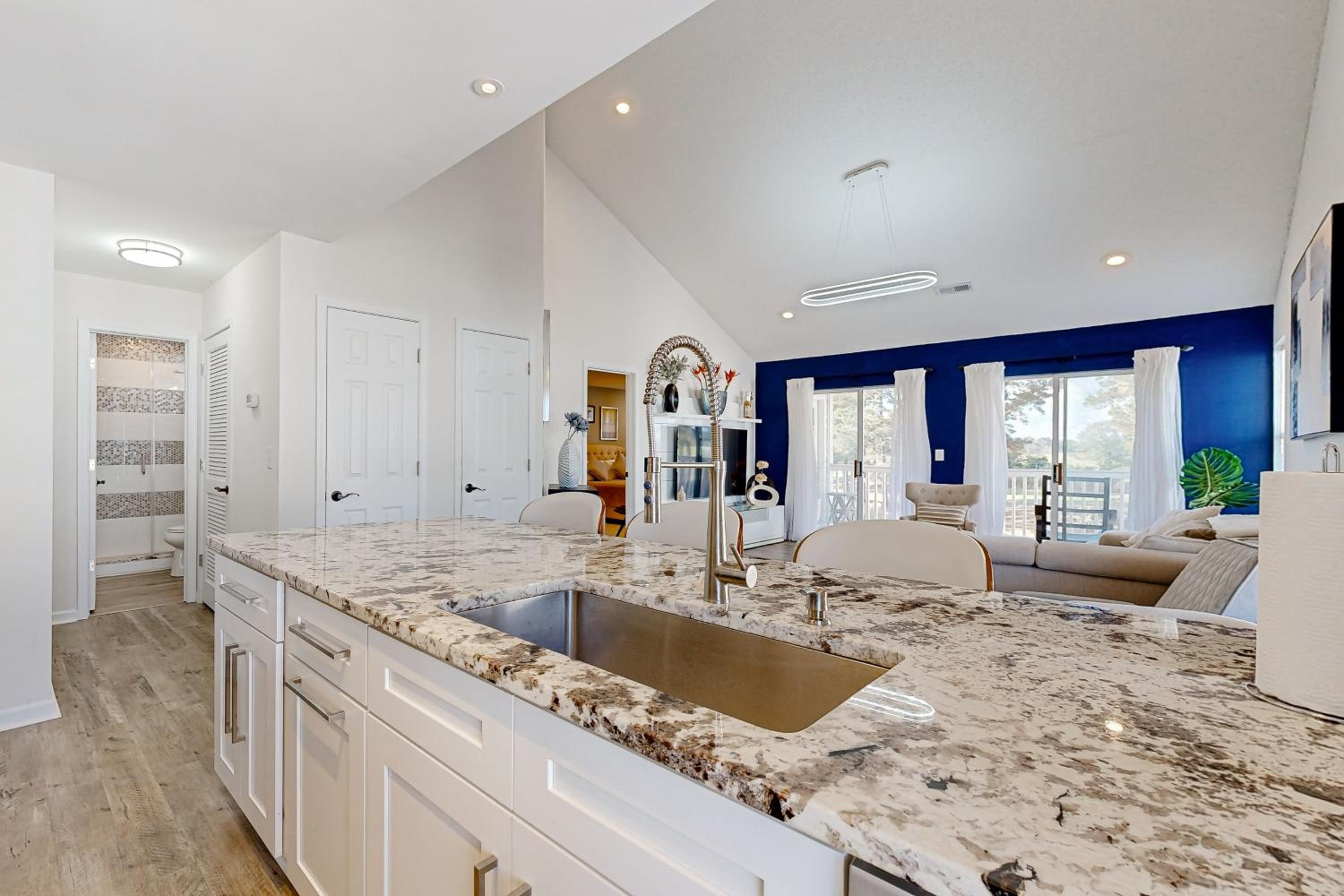 Golf Course Views and Pool Myrtle Beach Retreat