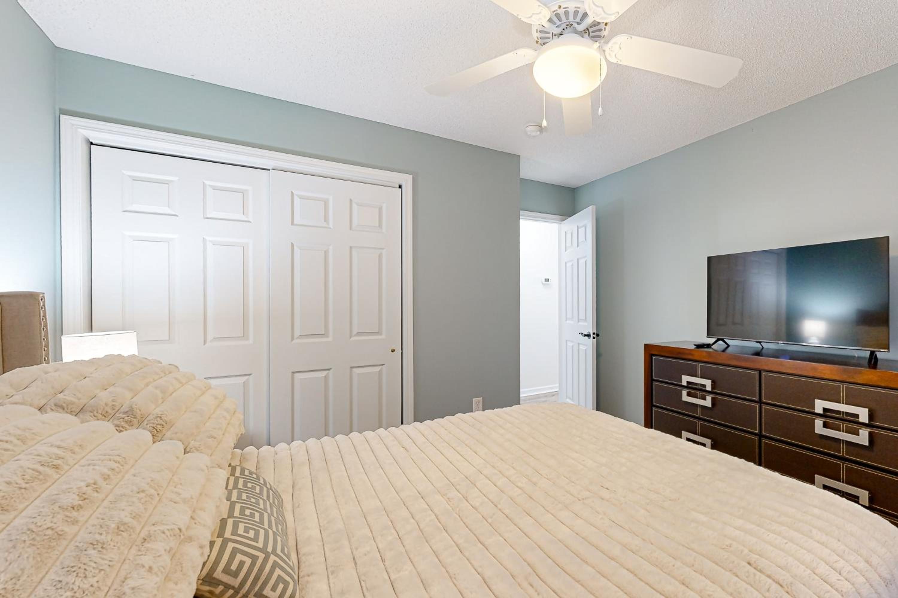 Golf Course Views and Pool Myrtle Beach Retreat