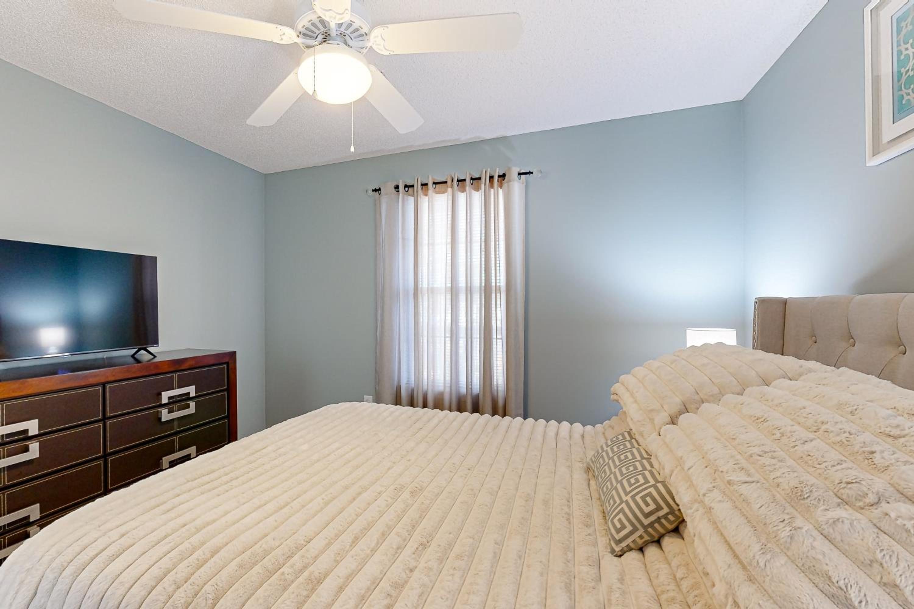Golf Course Views and Pool Myrtle Beach Retreat