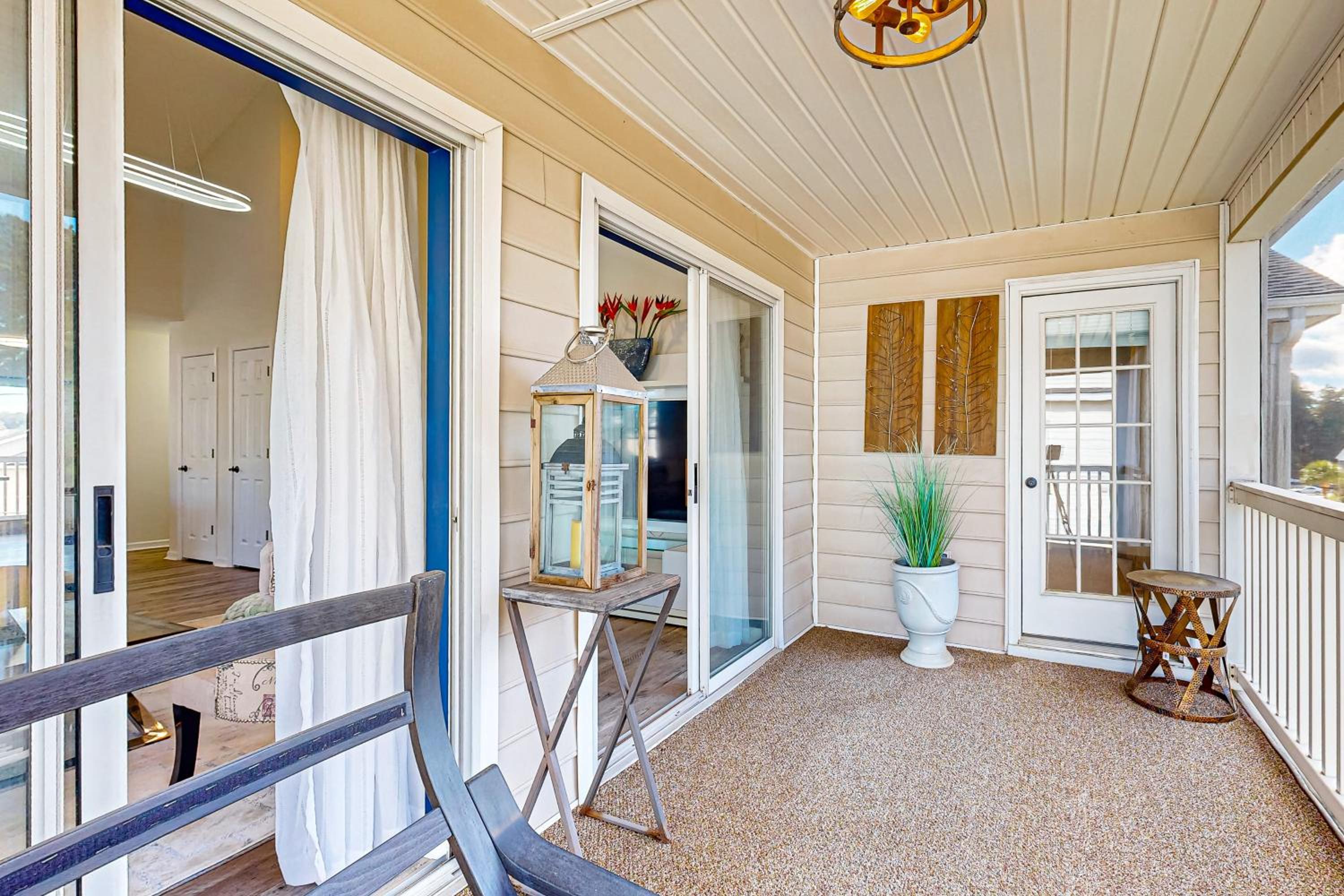 Golf Course Views and Pool Myrtle Beach Retreat