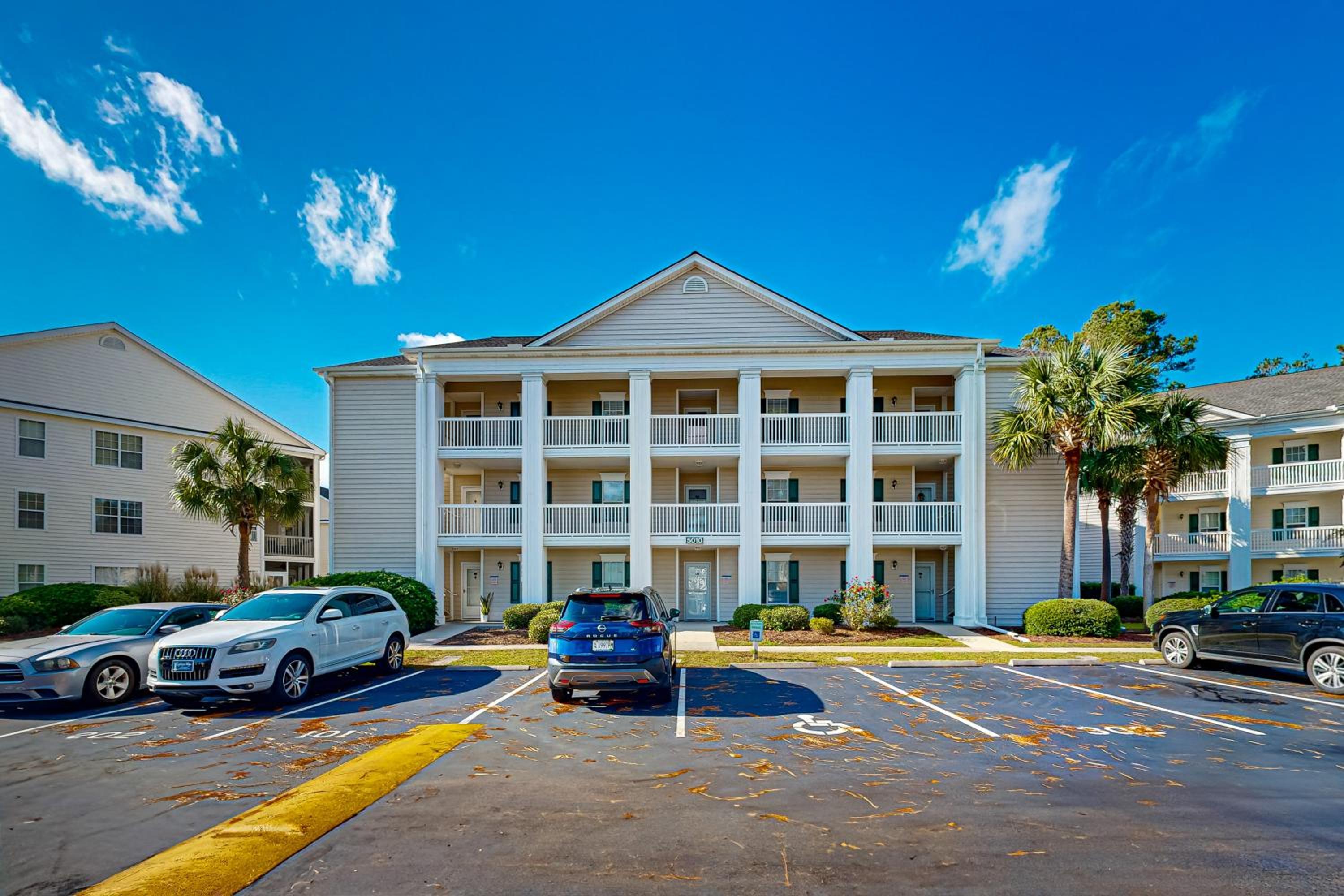 Golf Course Views and Pool Myrtle Beach Retreat