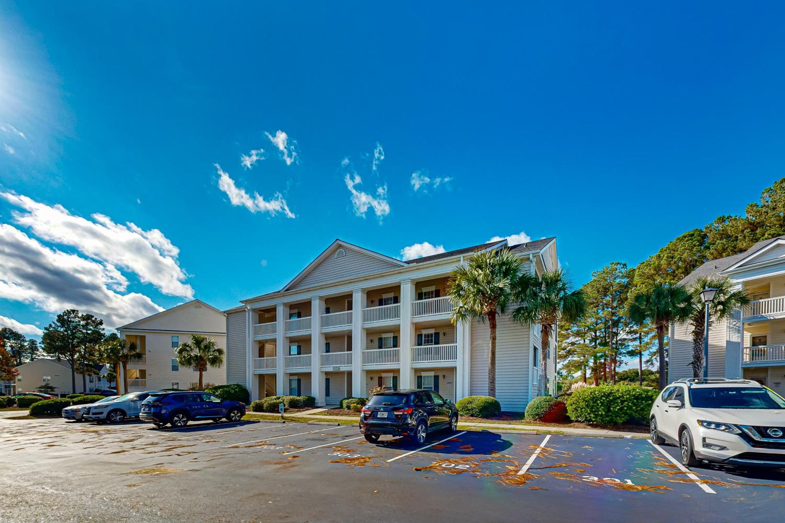 Golf Course Views and Pool Myrtle Beach Retreat