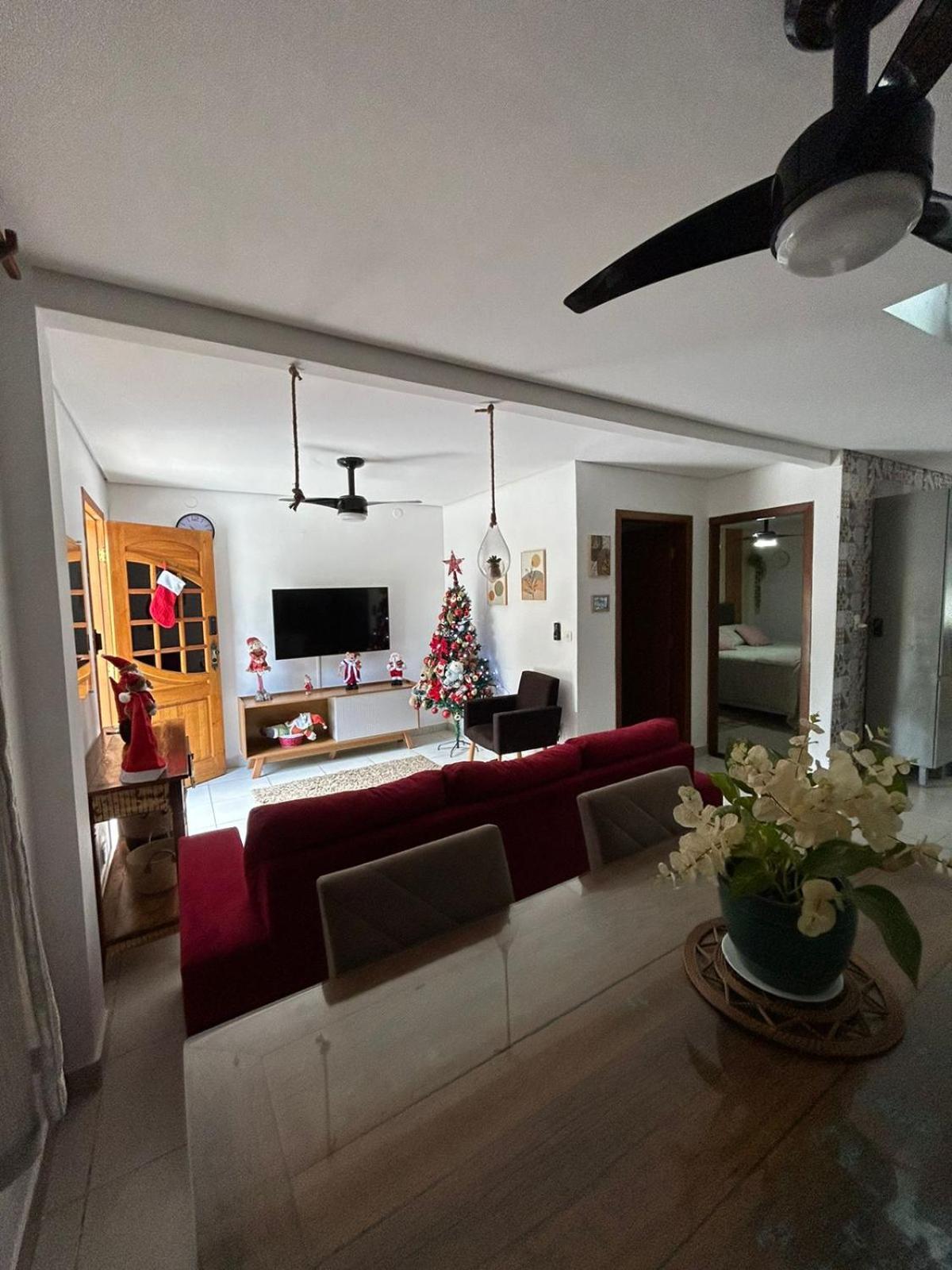CASA PERTINHO da PRAIA EM ILHABELA