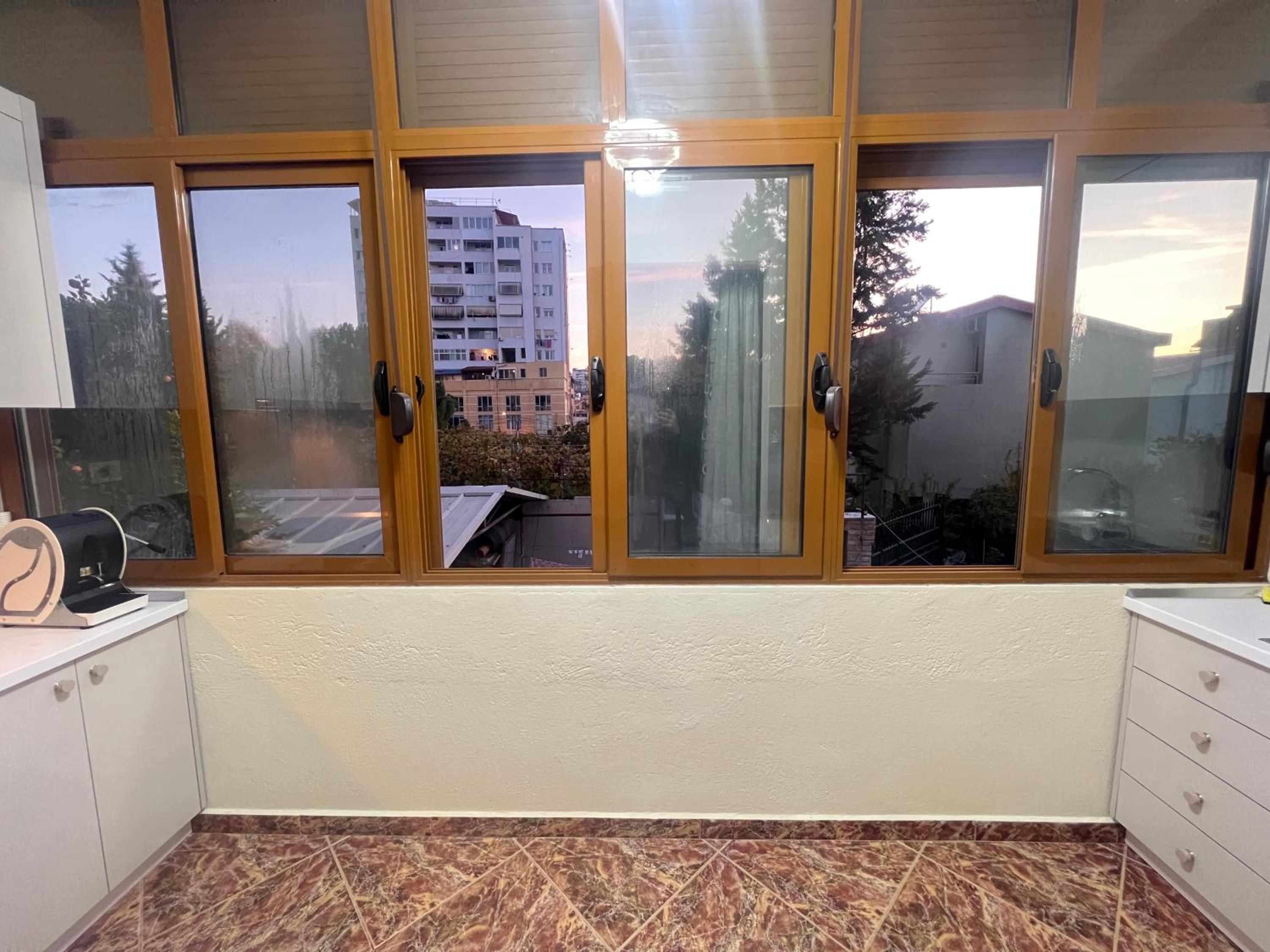 Mandi Apartament