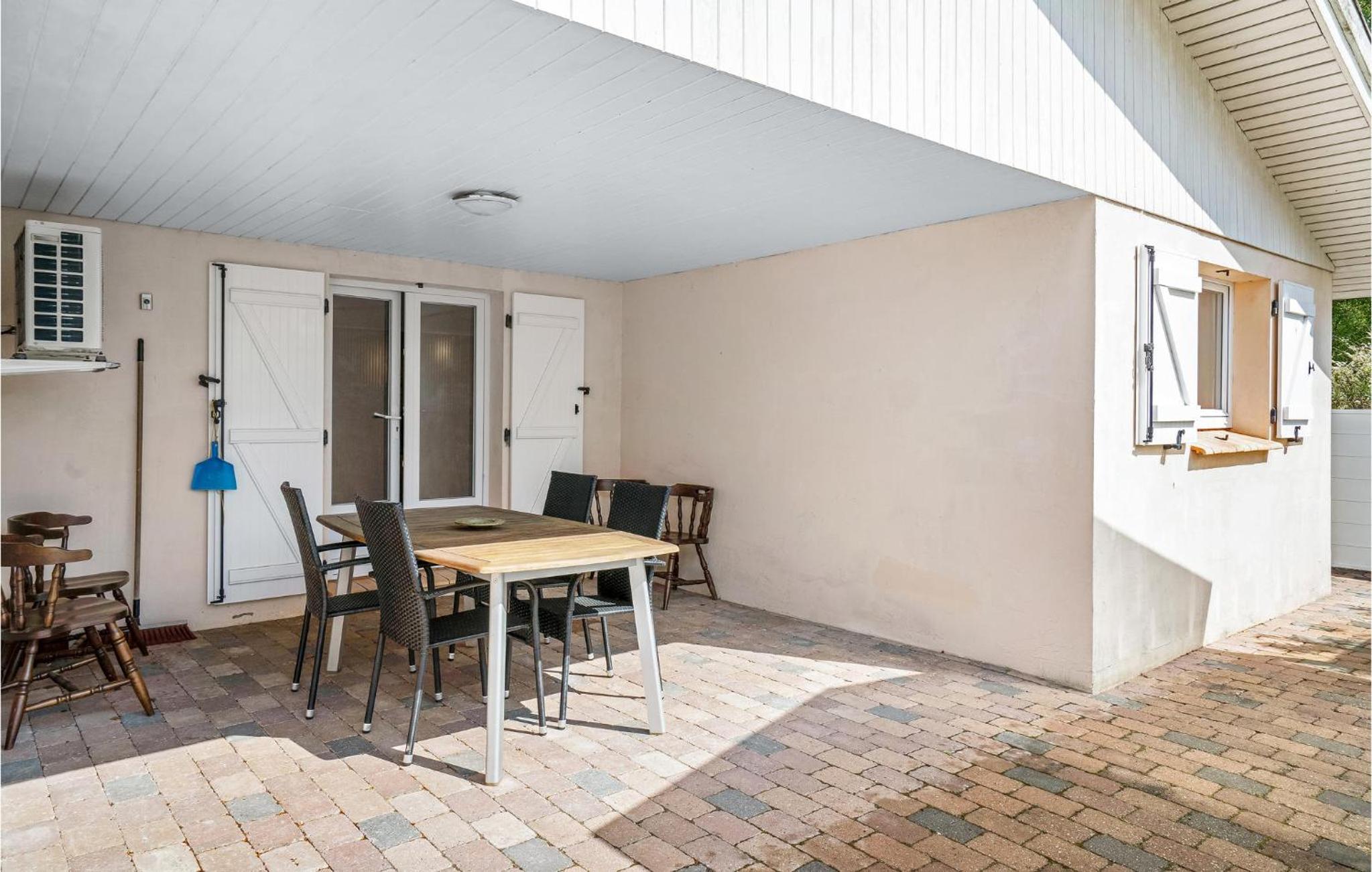 Nice Home In Rørvig With Kitchen