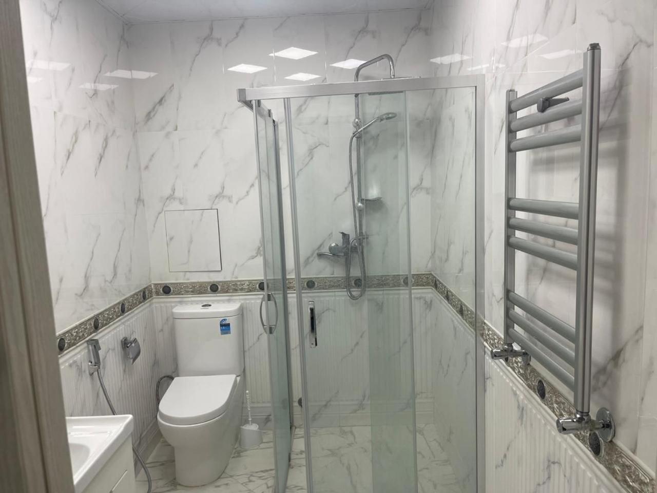 Lux Apartment Shareef Travel