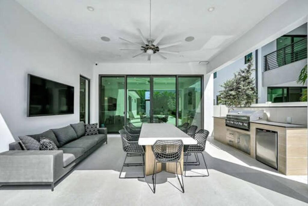 Luxury Delray Beach built 2023 home! Close to the Ave! view 3