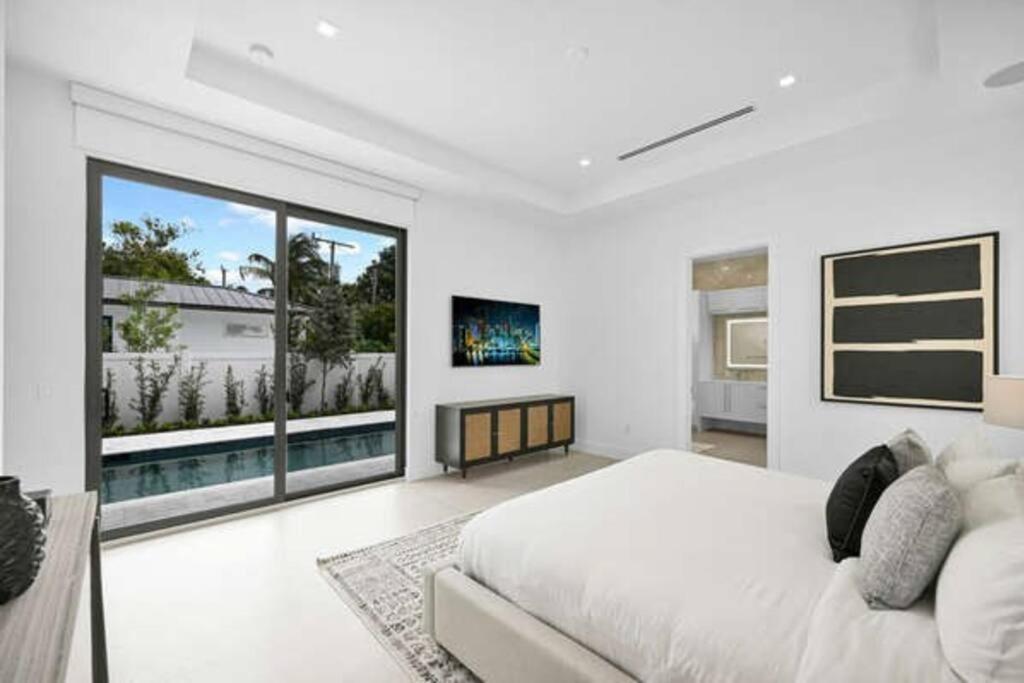 Luxury Delray Beach built 2023 home! Close to the Ave! view 4