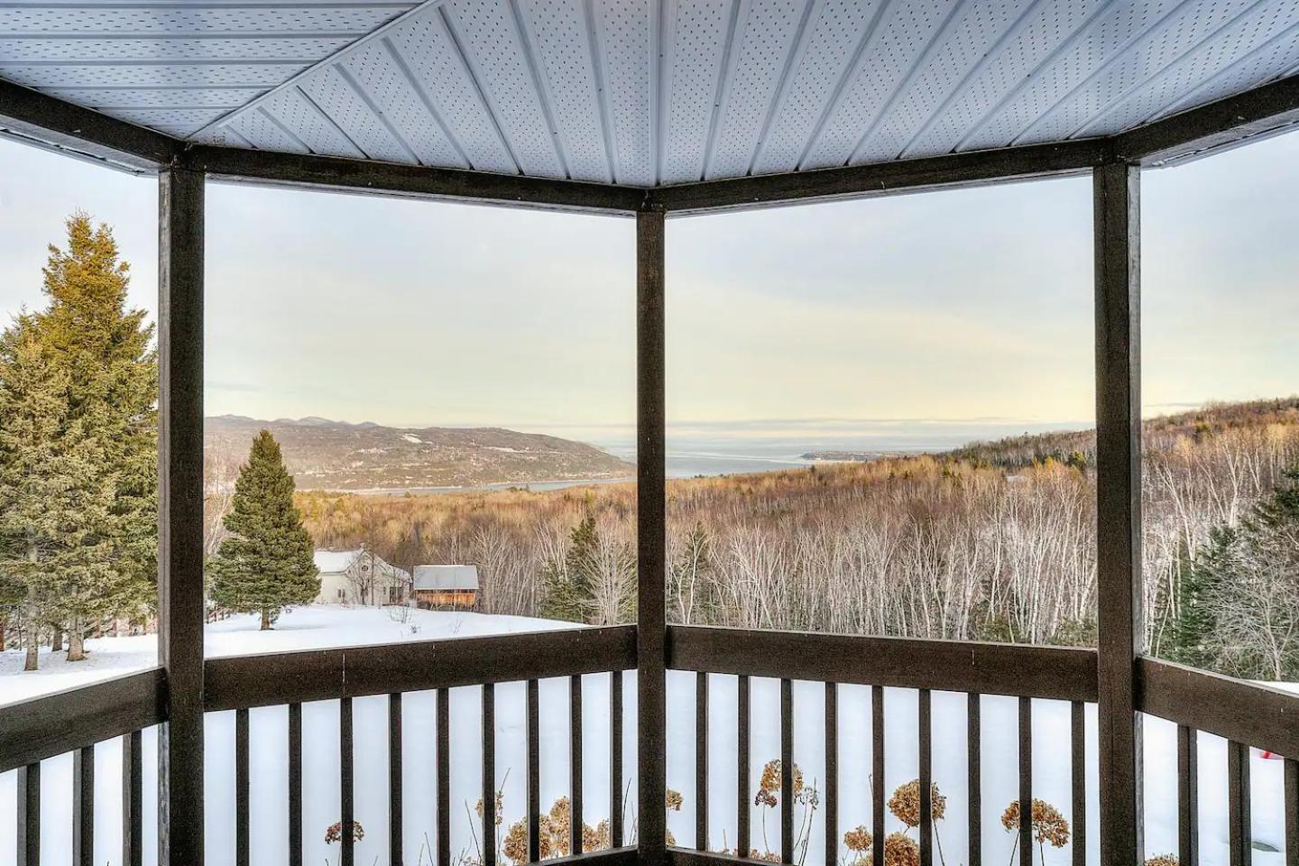 Cozy Haven with Spa & Stunning Views