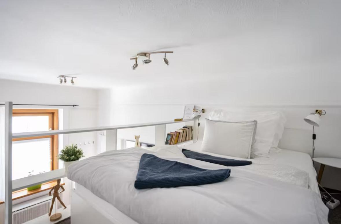 Lovely and relaxing home with amazing SAUNA & FREE GARAGE view 3