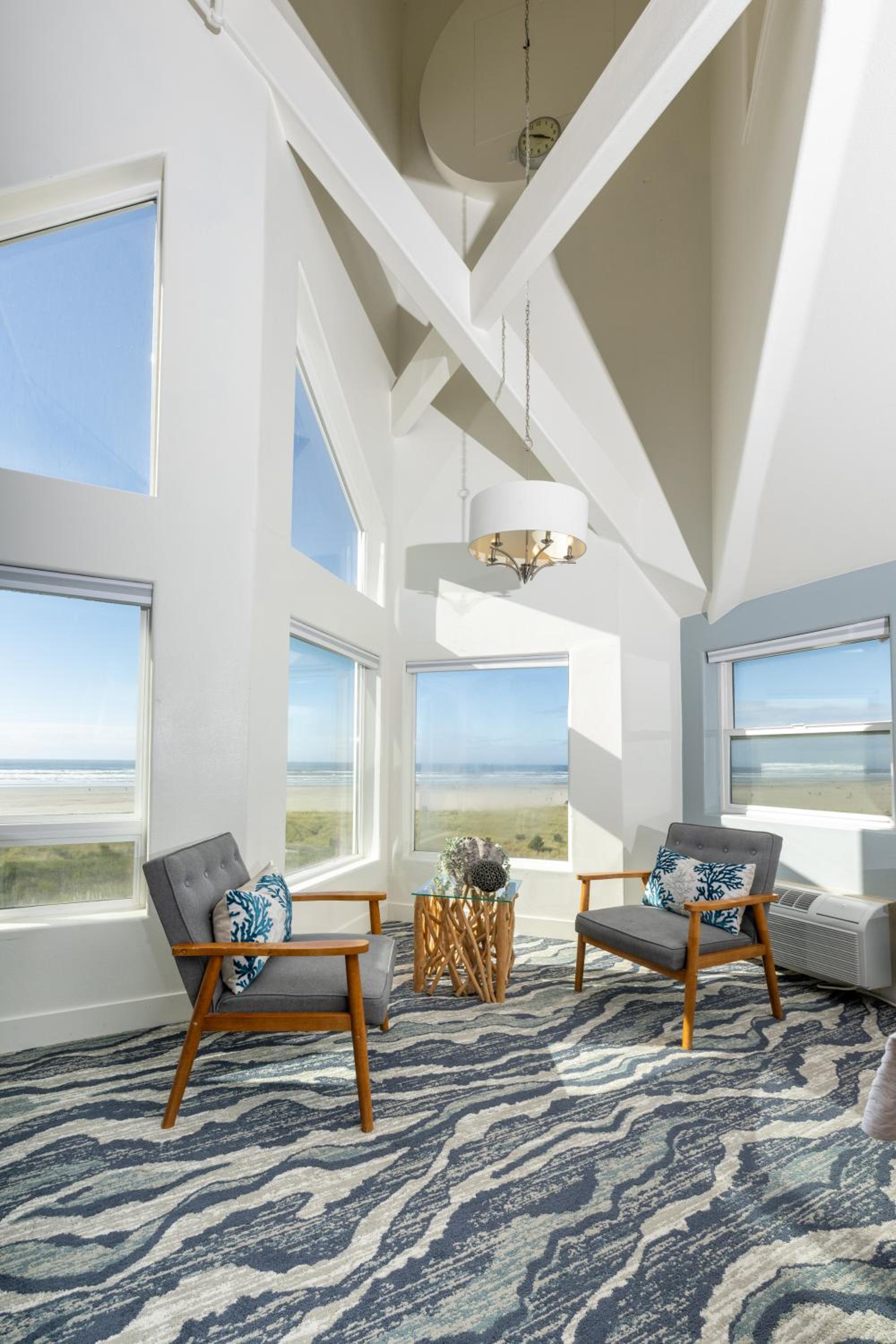 The Seaside Oceanfront Inn