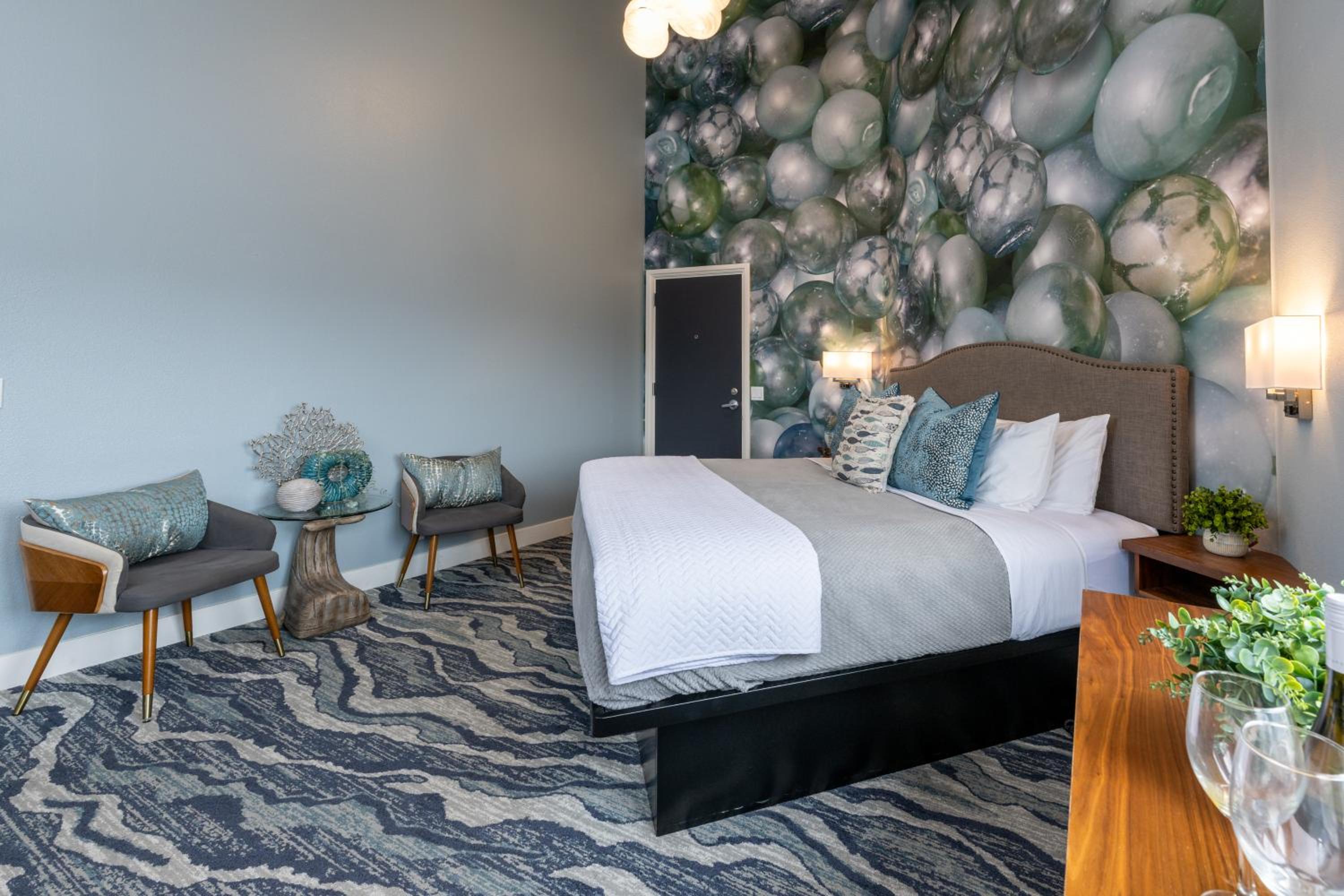 The Seaside Oceanfront Inn