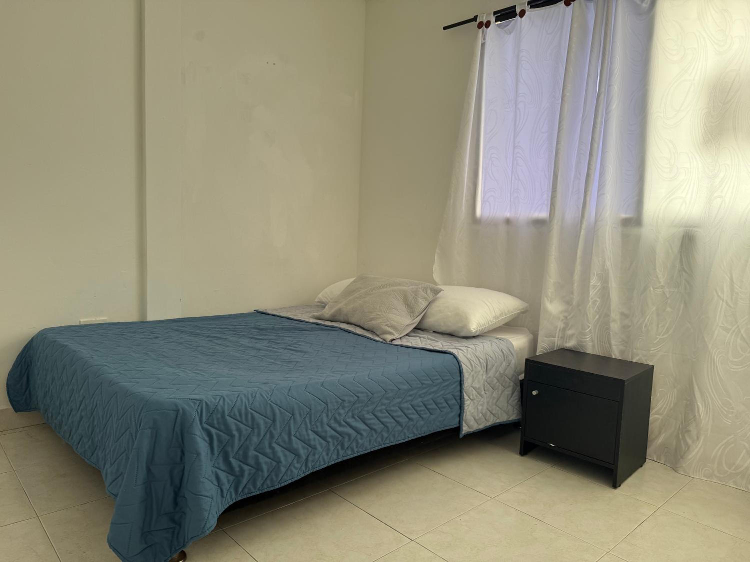 Aparta estudio de dos dormitorios en el barrio el Laguito
