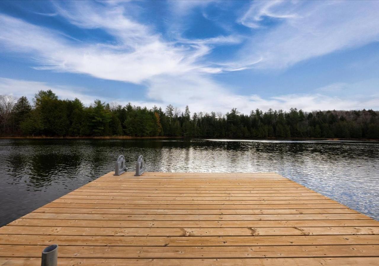 Snugly Valley -Waterfront at Ompah, North Frontenac, Ontario near Bon Echo