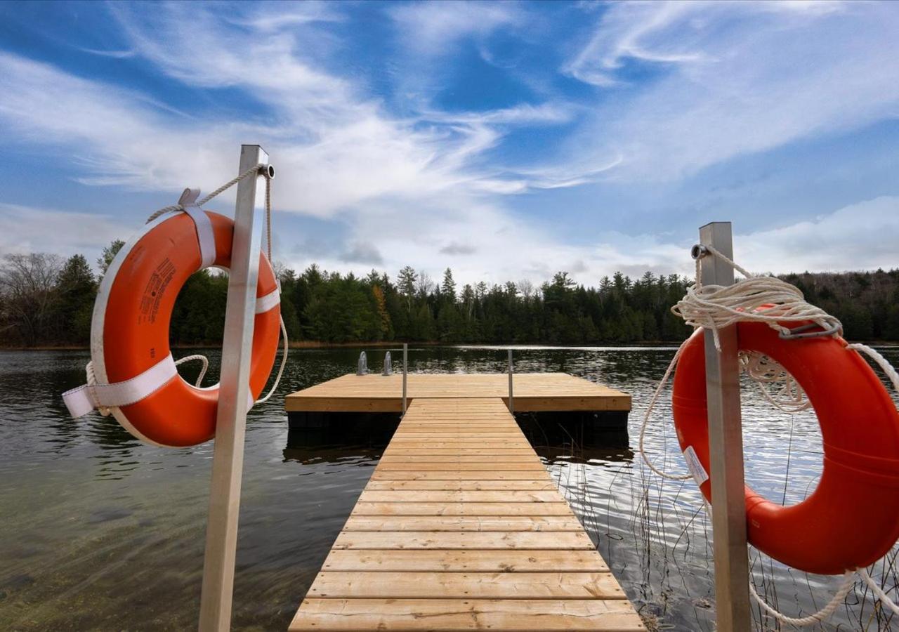 Snugly Valley -Waterfront at Ompah, North Frontenac, Ontario near Bon Echo
