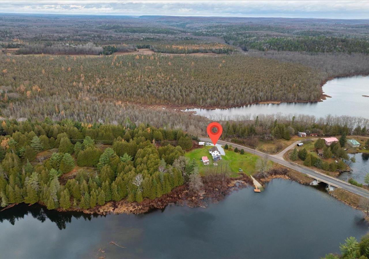 Snugly Valley -Waterfront at Ompah, North Frontenac, Ontario near Bon Echo