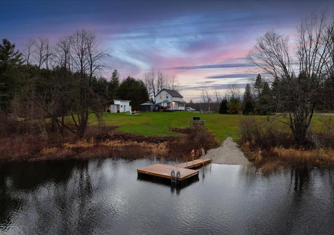 Snugly Valley -Waterfront at Ompah, North Frontenac, Ontario near Bon Echo