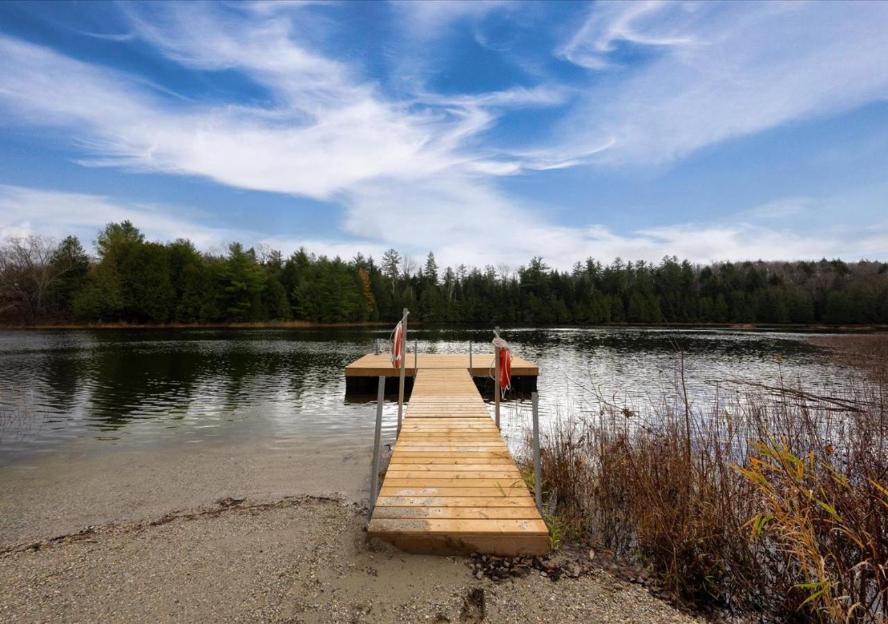 Snugly Valley -Waterfront at Ompah, North Frontenac, Ontario near Bon Echo
