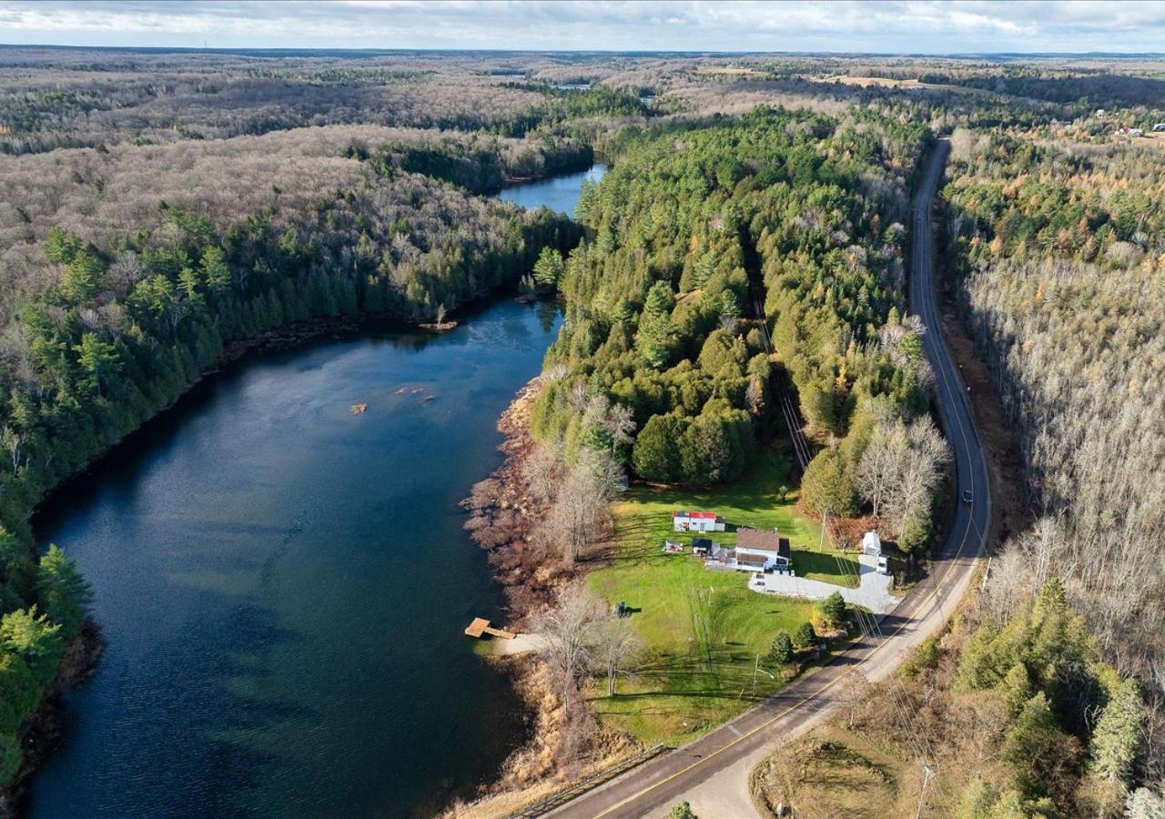 Snugly Valley -Waterfront at Ompah, North Frontenac, Ontario near Bon Echo