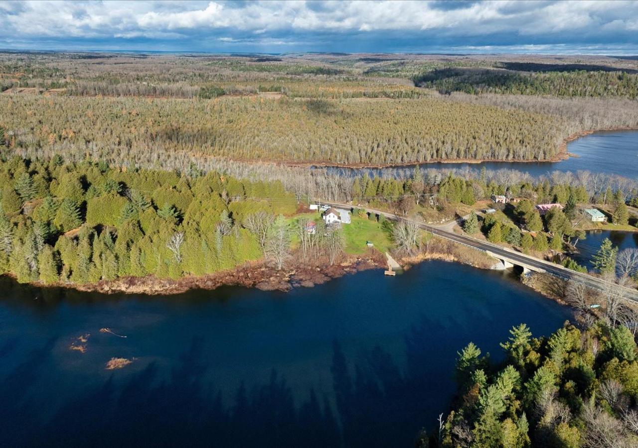 Snugly Valley -Waterfront at Ompah, North Frontenac, Ontario near Bon Echo