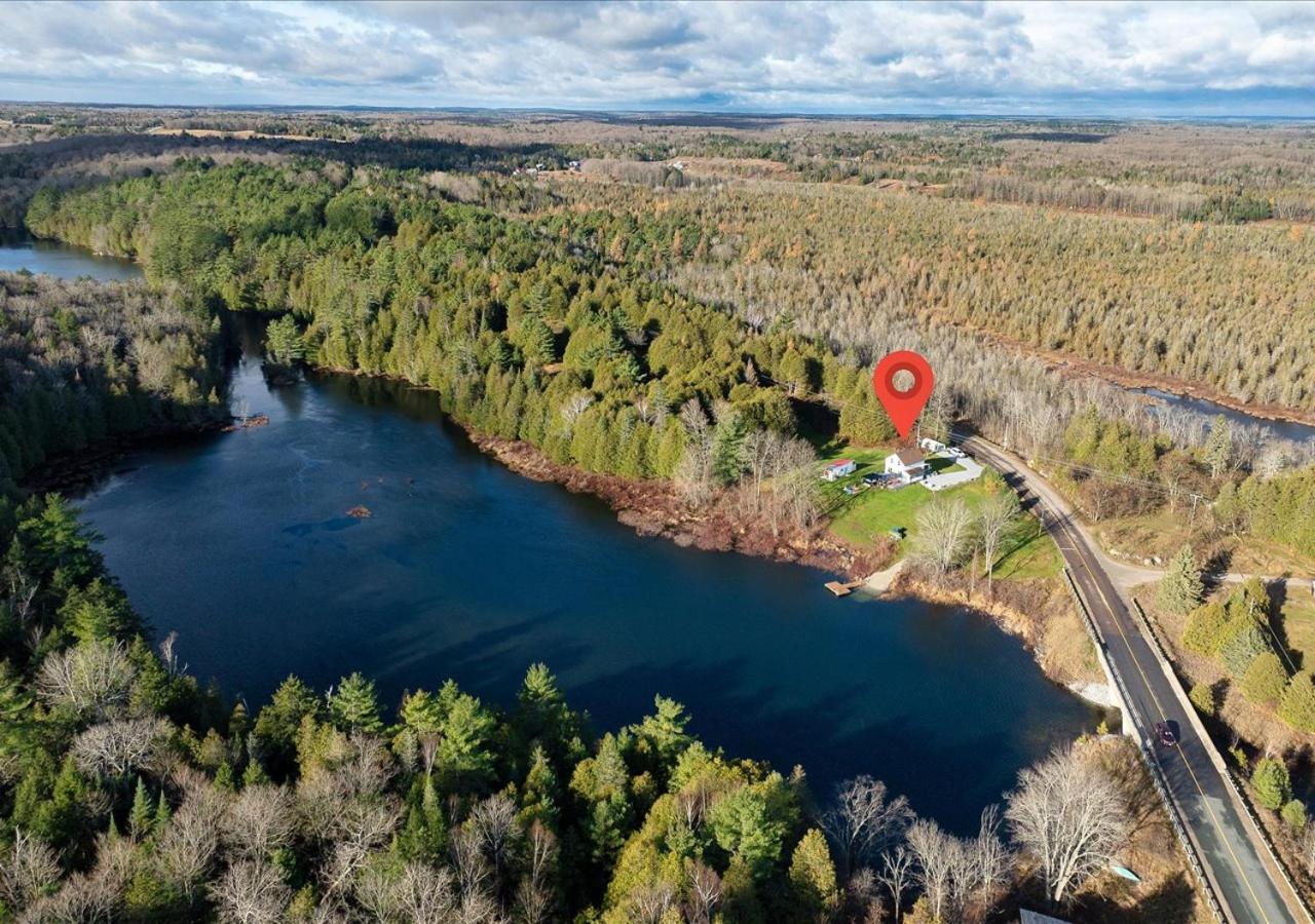 Snugly Valley -Waterfront at Ompah, North Frontenac, Ontario near Bon Echo