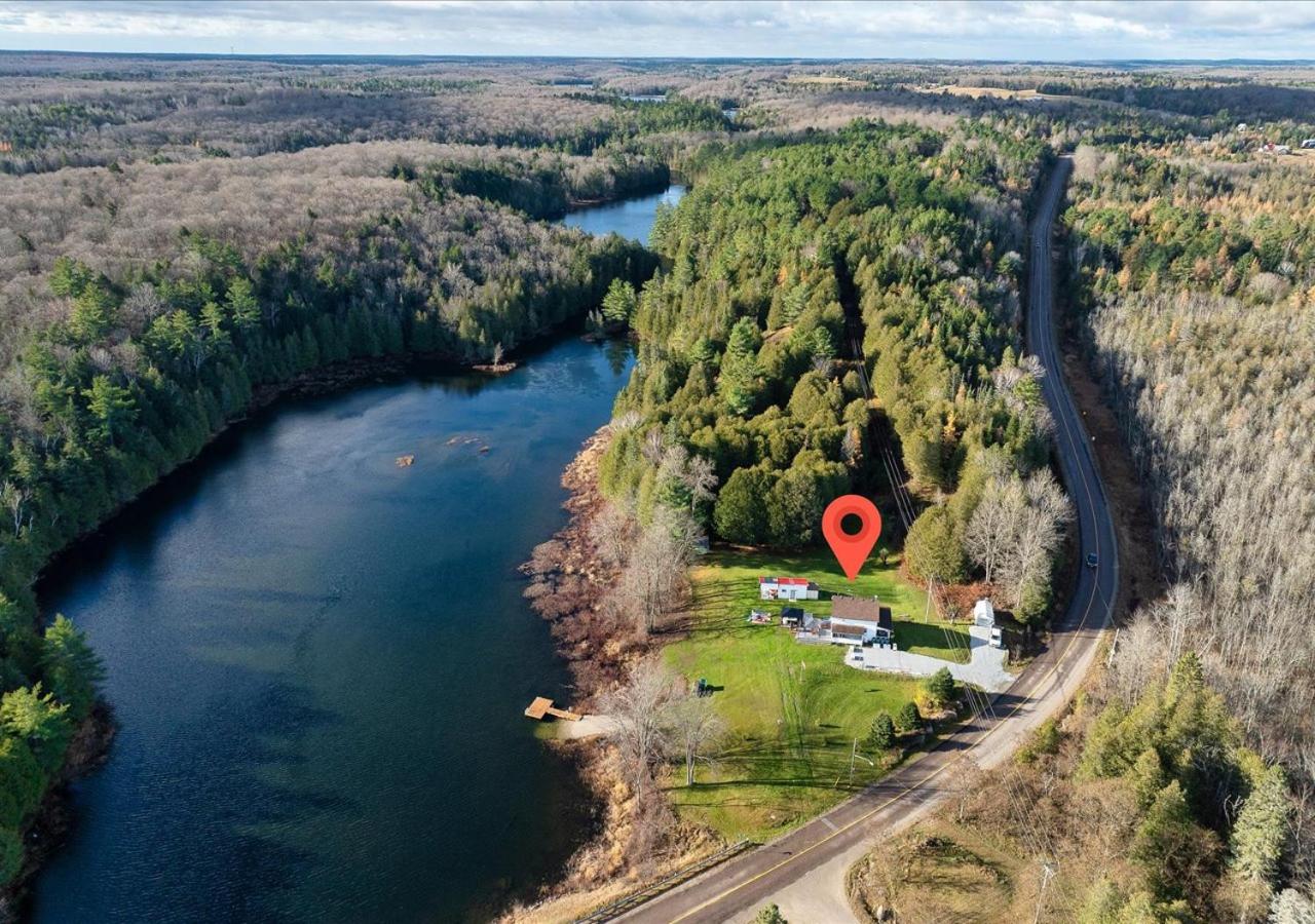 Snugly Valley -Waterfront at Ompah, North Frontenac, Ontario near Bon Echo