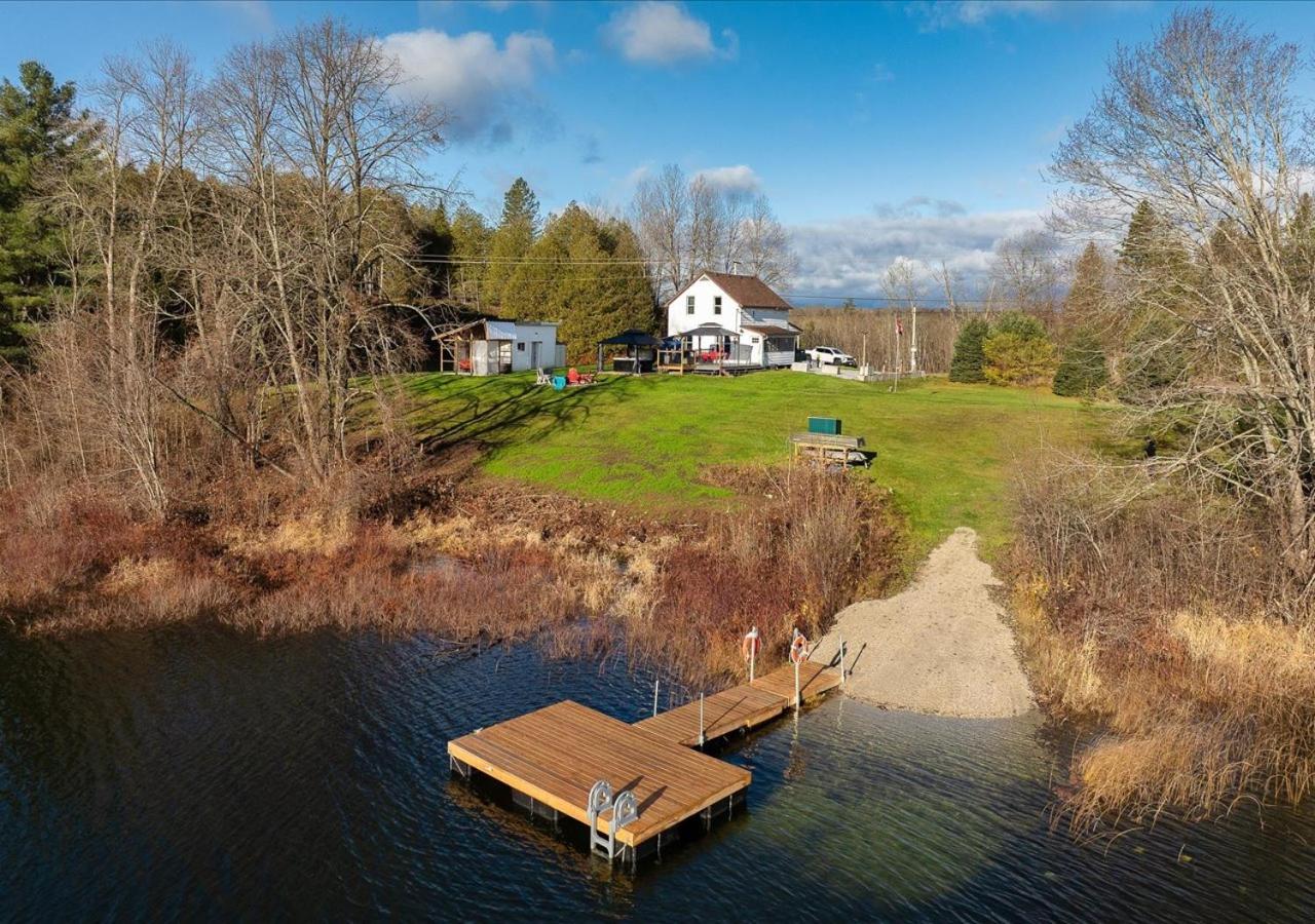 Snugly Valley -Waterfront at Ompah, North Frontenac, Ontario near Bon Echo