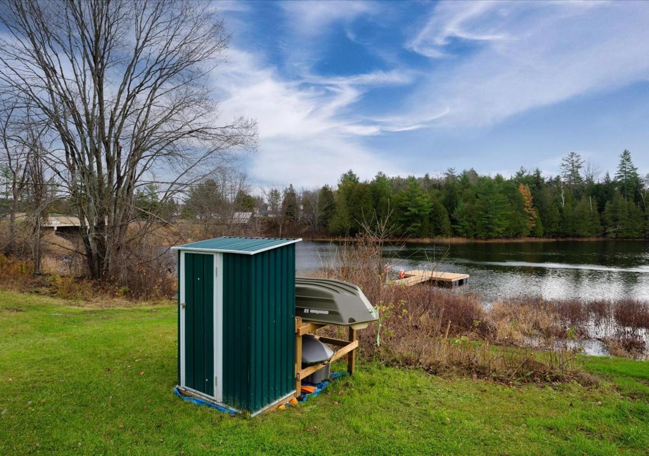 Snugly Valley -Waterfront at Ompah, North Frontenac, Ontario near Bon Echo