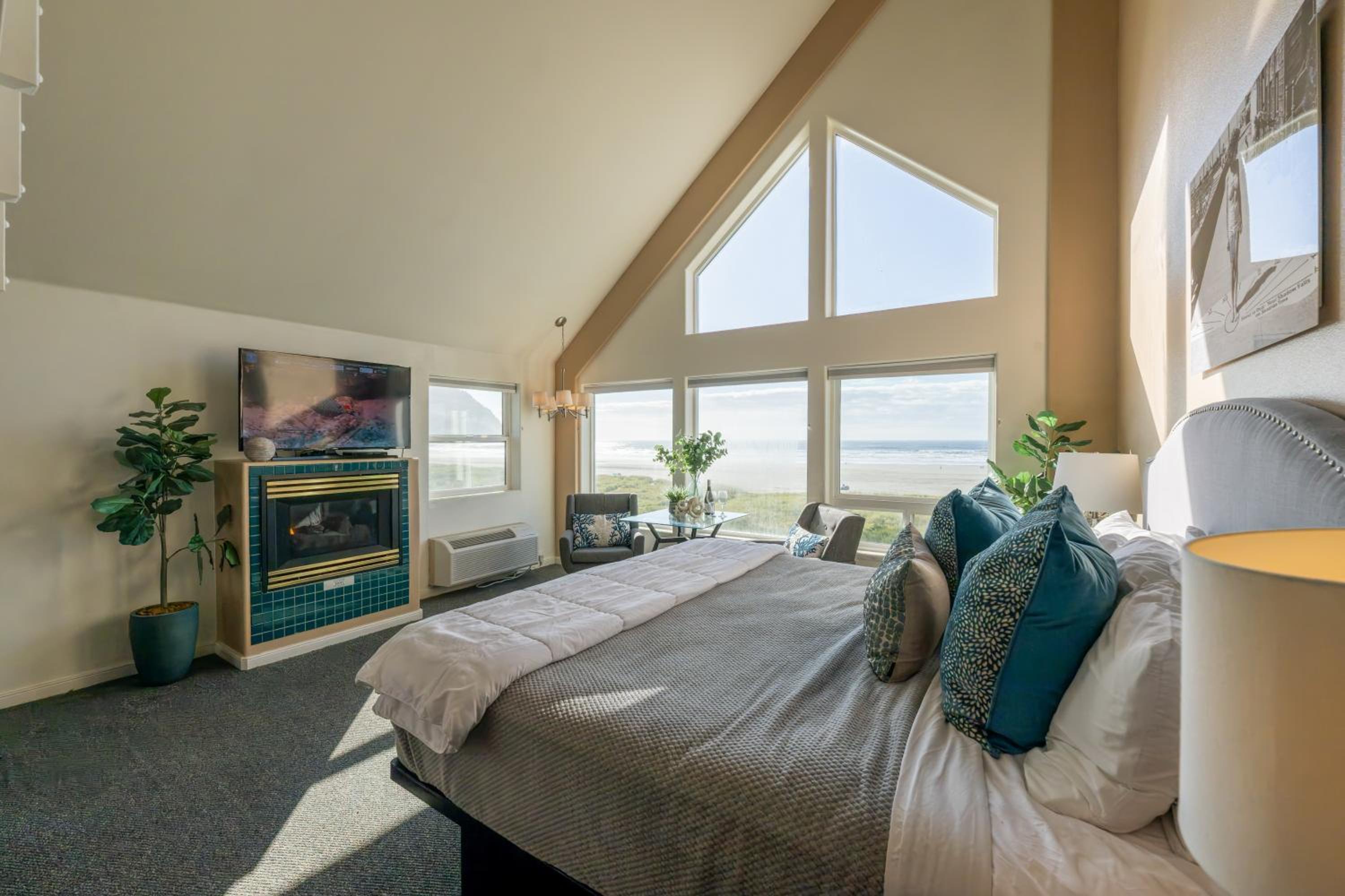 The Seaside Oceanfront Inn