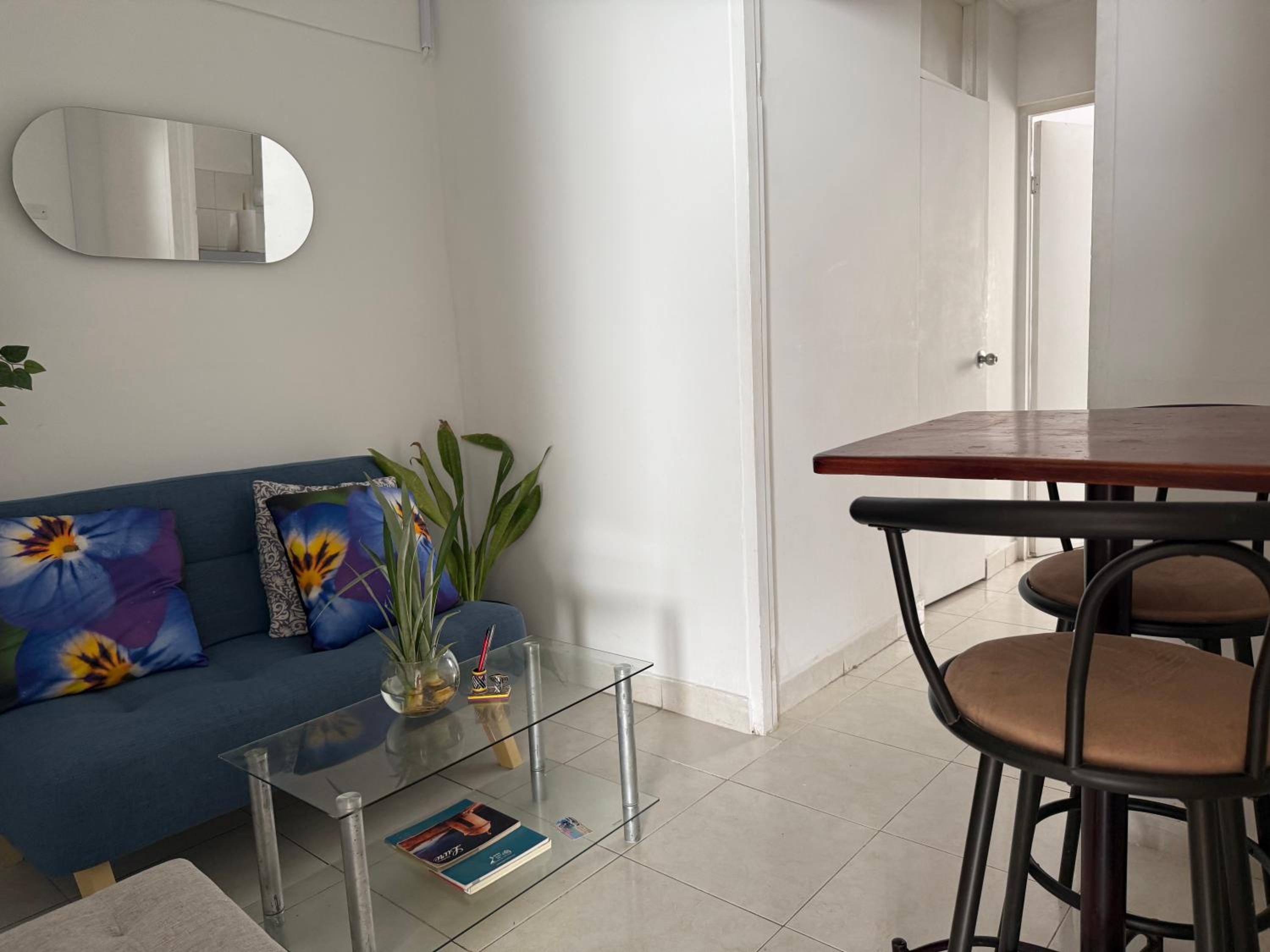 Aparta estudio de dos dormitorios en el barrio el Laguito