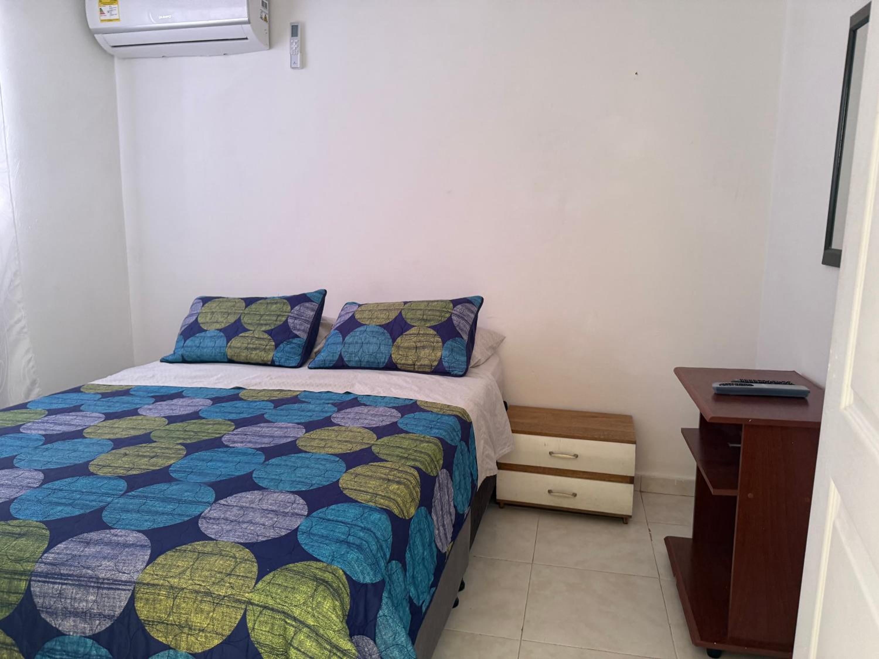 Aparta estudio de dos dormitorios en el barrio el Laguito