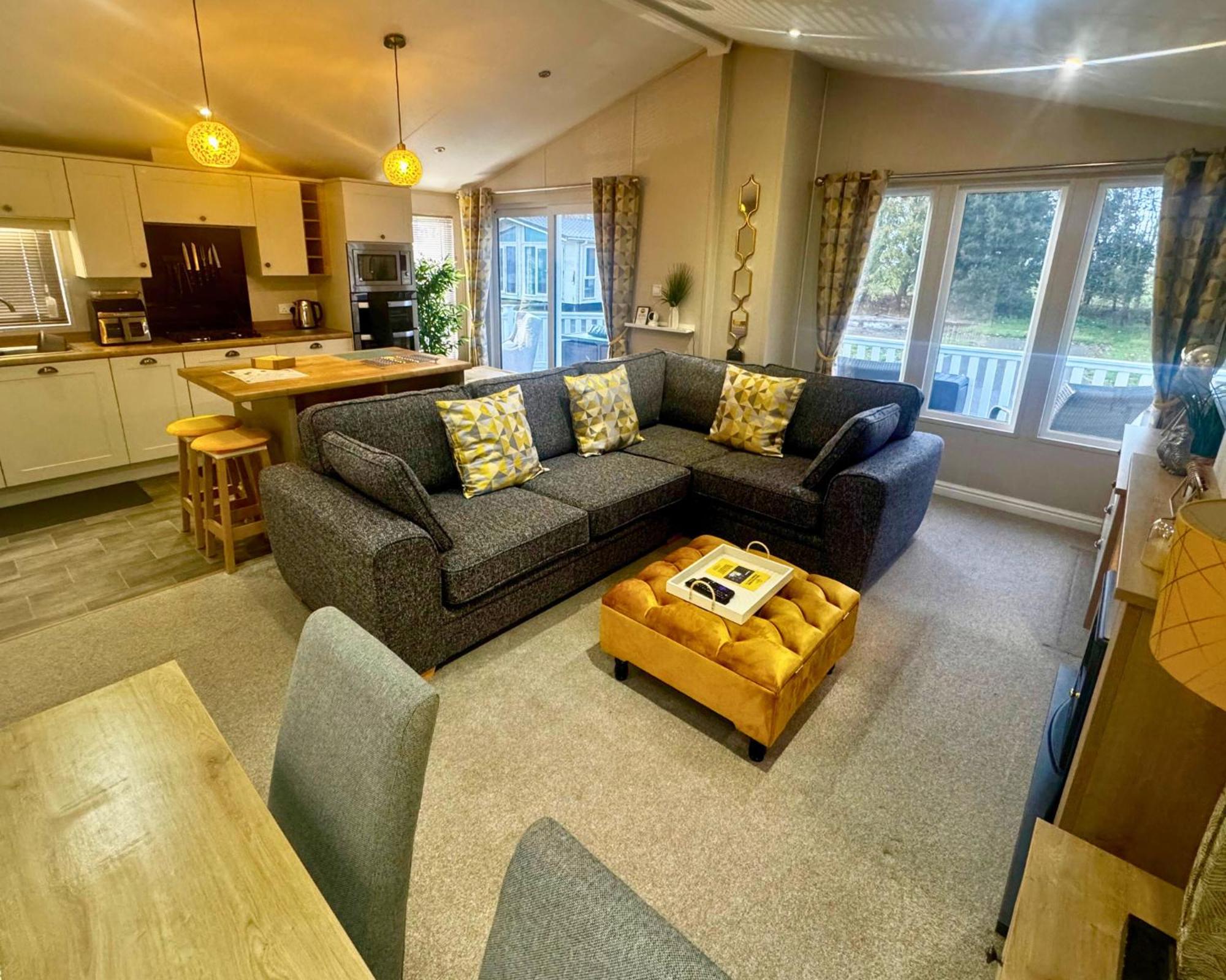 Meadows 33 Hot tub - Southview Holiday Park view 3