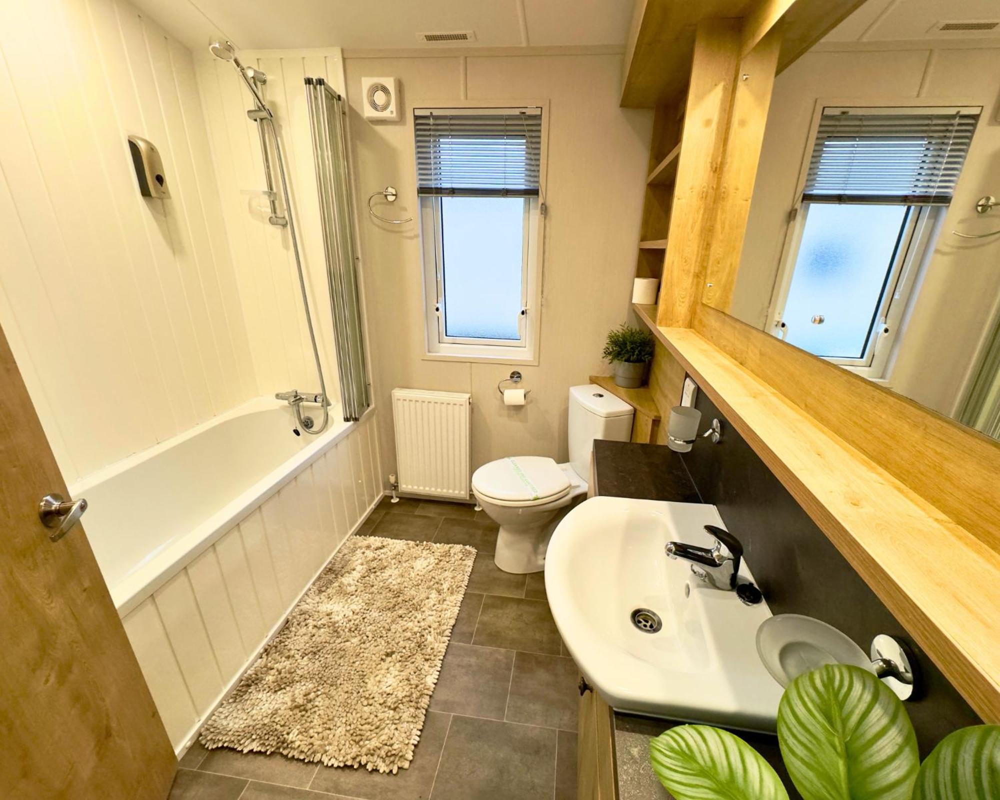 Meadows 33 Hot tub - Southview Holiday Park view 4