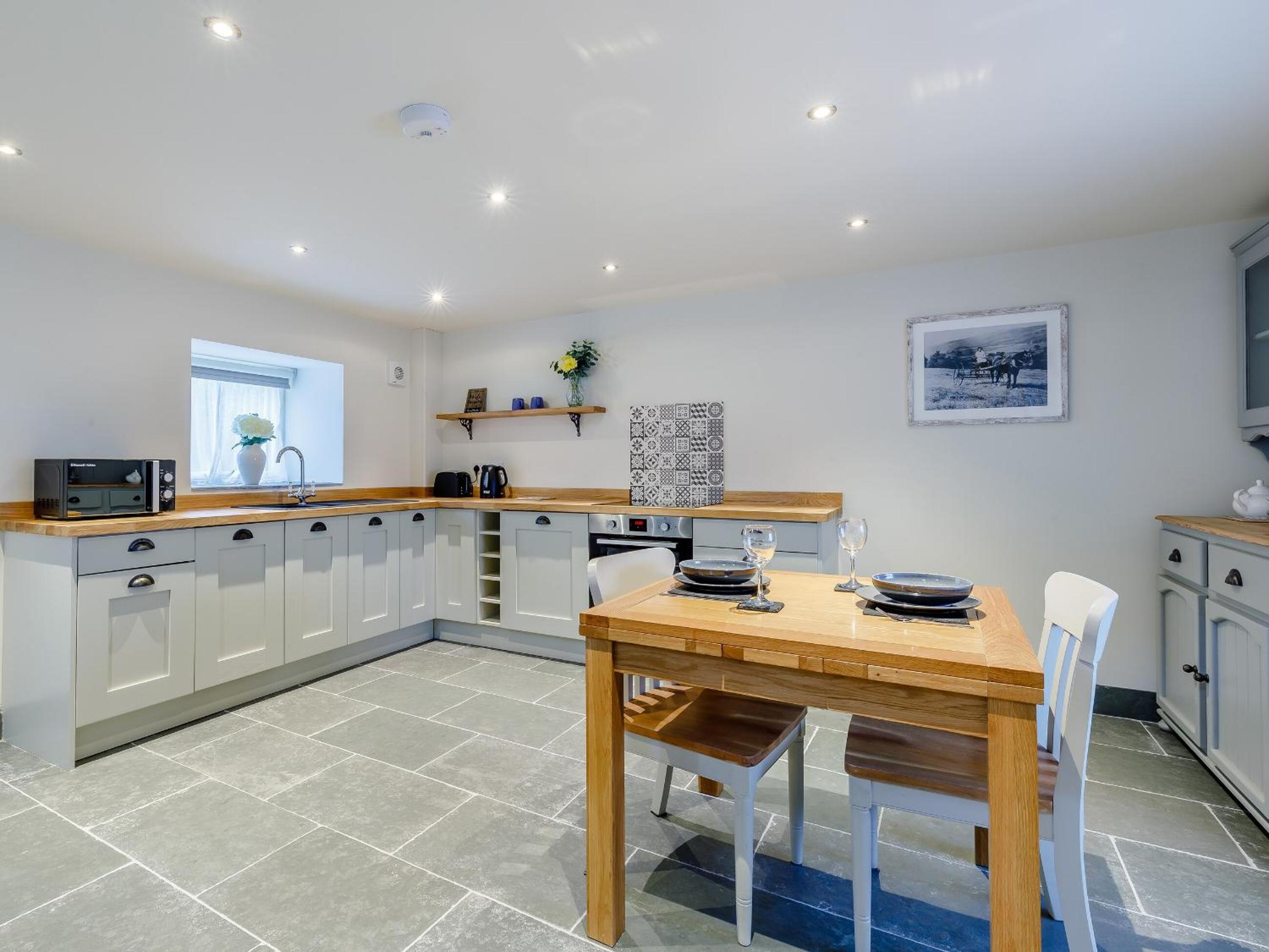 Sycamore Cottage At Naze Farm view 5