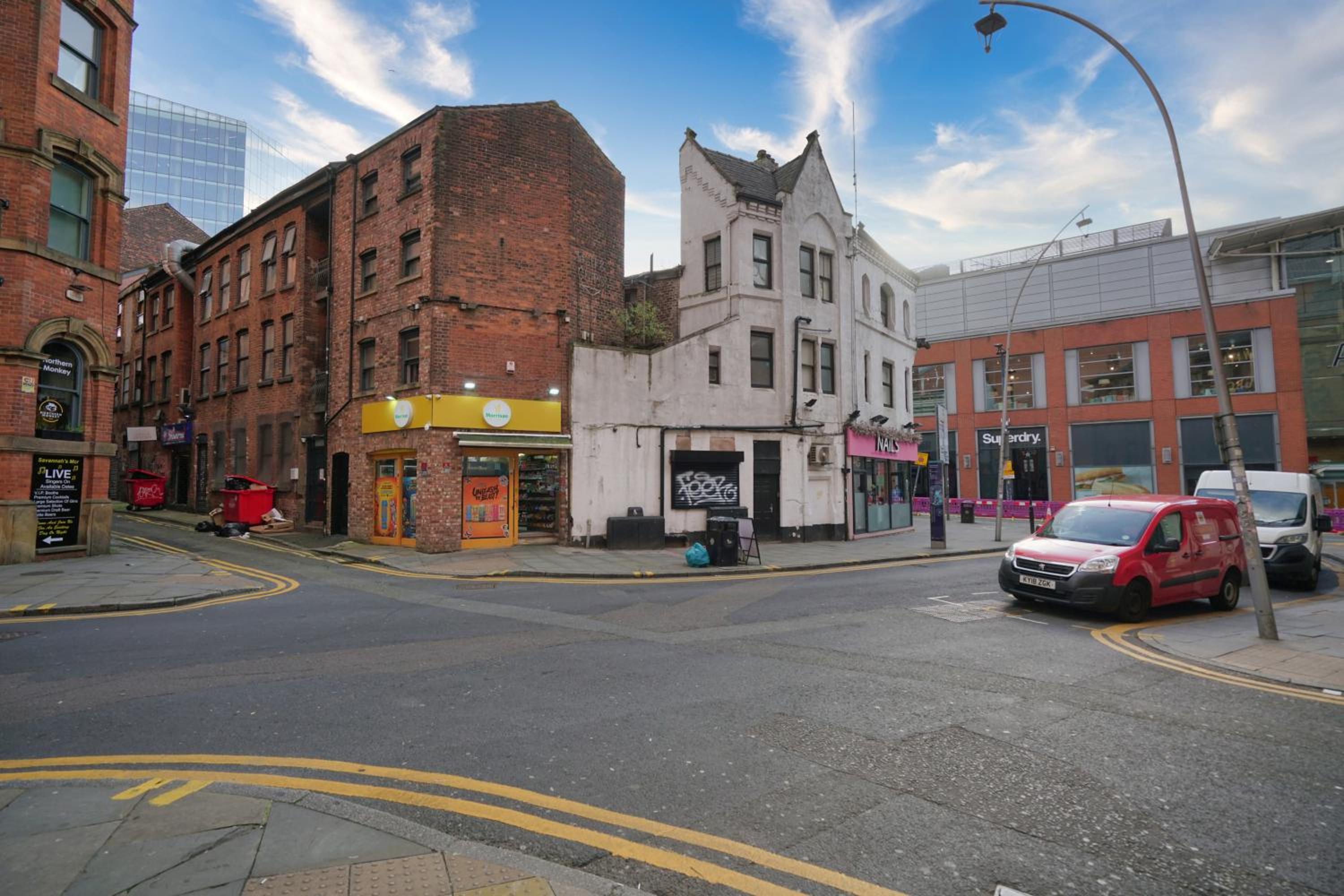 Manchester City Centre 2BR Apartment Strong Wifi view 3