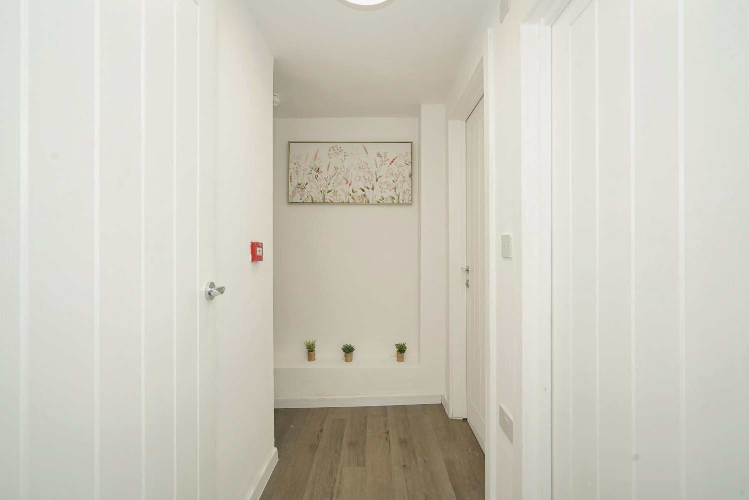 Manchester City Centre 2BR Apartment Strong Wifi view 2