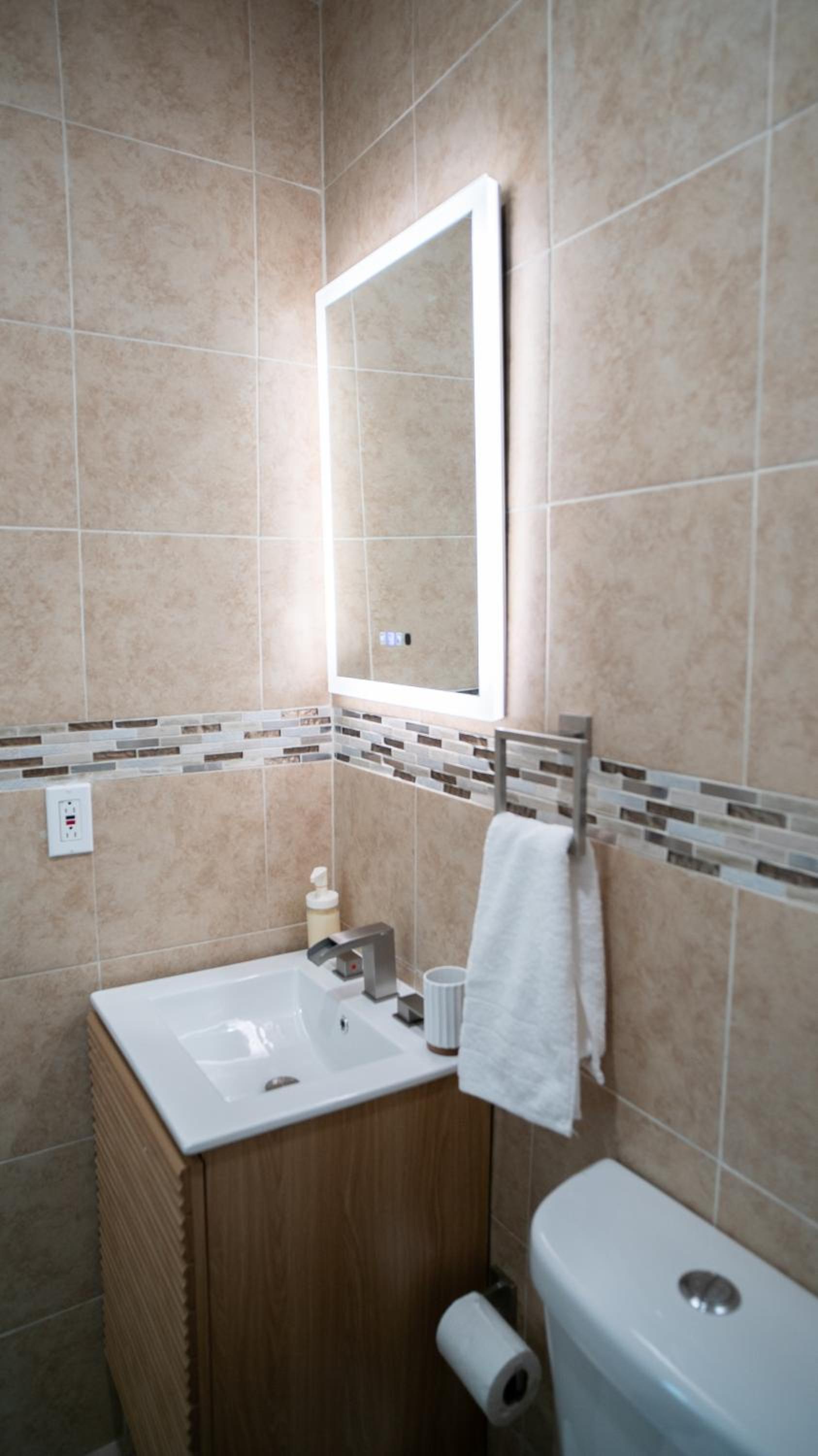 Stylish Studio Near Wynwood & Design District