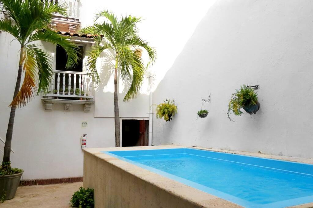 Casa Mayor, Aldaba Selection