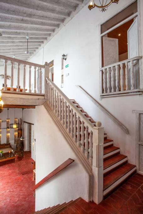 Casa Mayor, Aldaba Selection