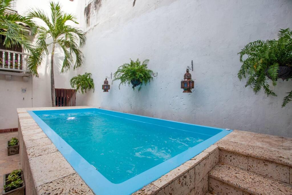 Casa Mayor, Aldaba Selection