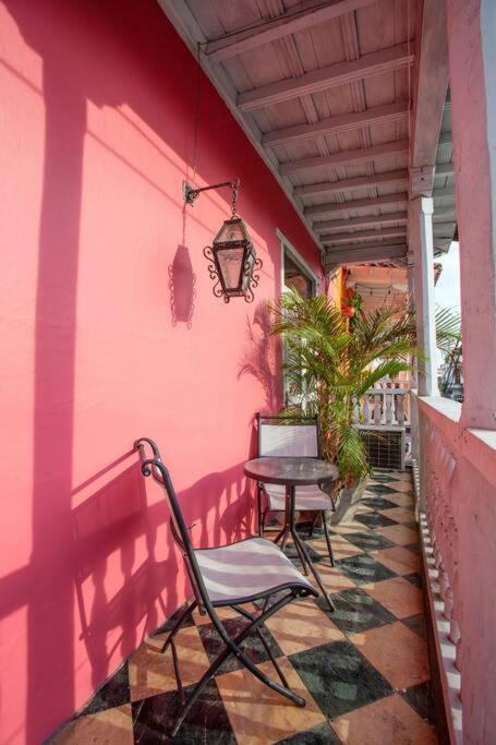 Casa Mayor, Aldaba Selection