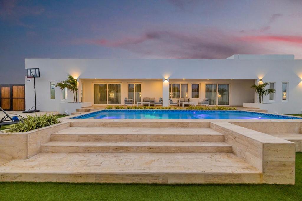 Stunning 6-Bedroom Villa In Aruba