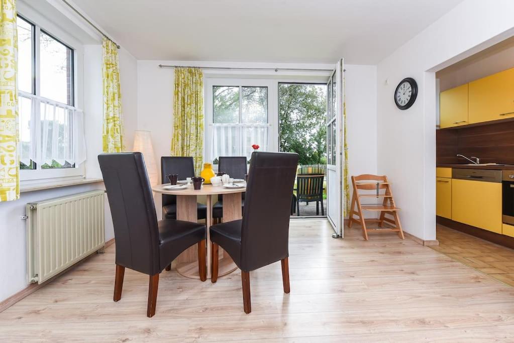 Bensersiel Ferienwohnung Pirat mit Terrasse