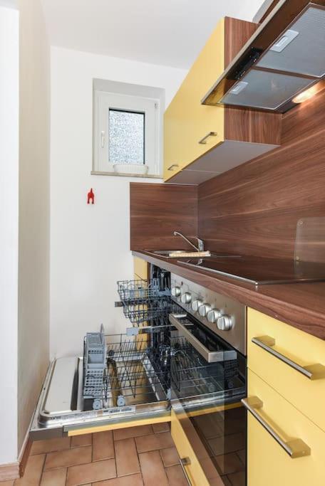 Bensersiel Ferienwohnung Pirat mit Terrasse