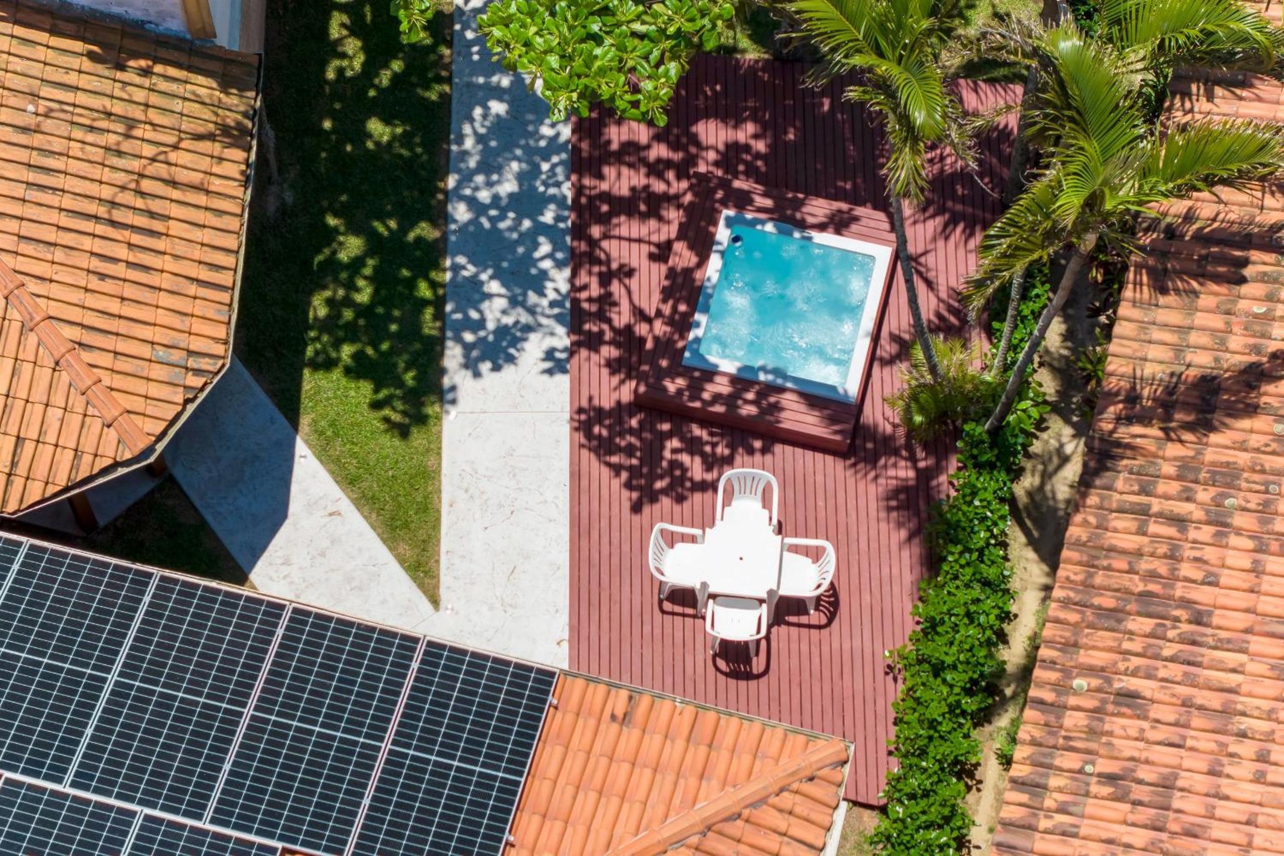 Casa Beira mar, com Jacuzzi no centro de Bombinhas